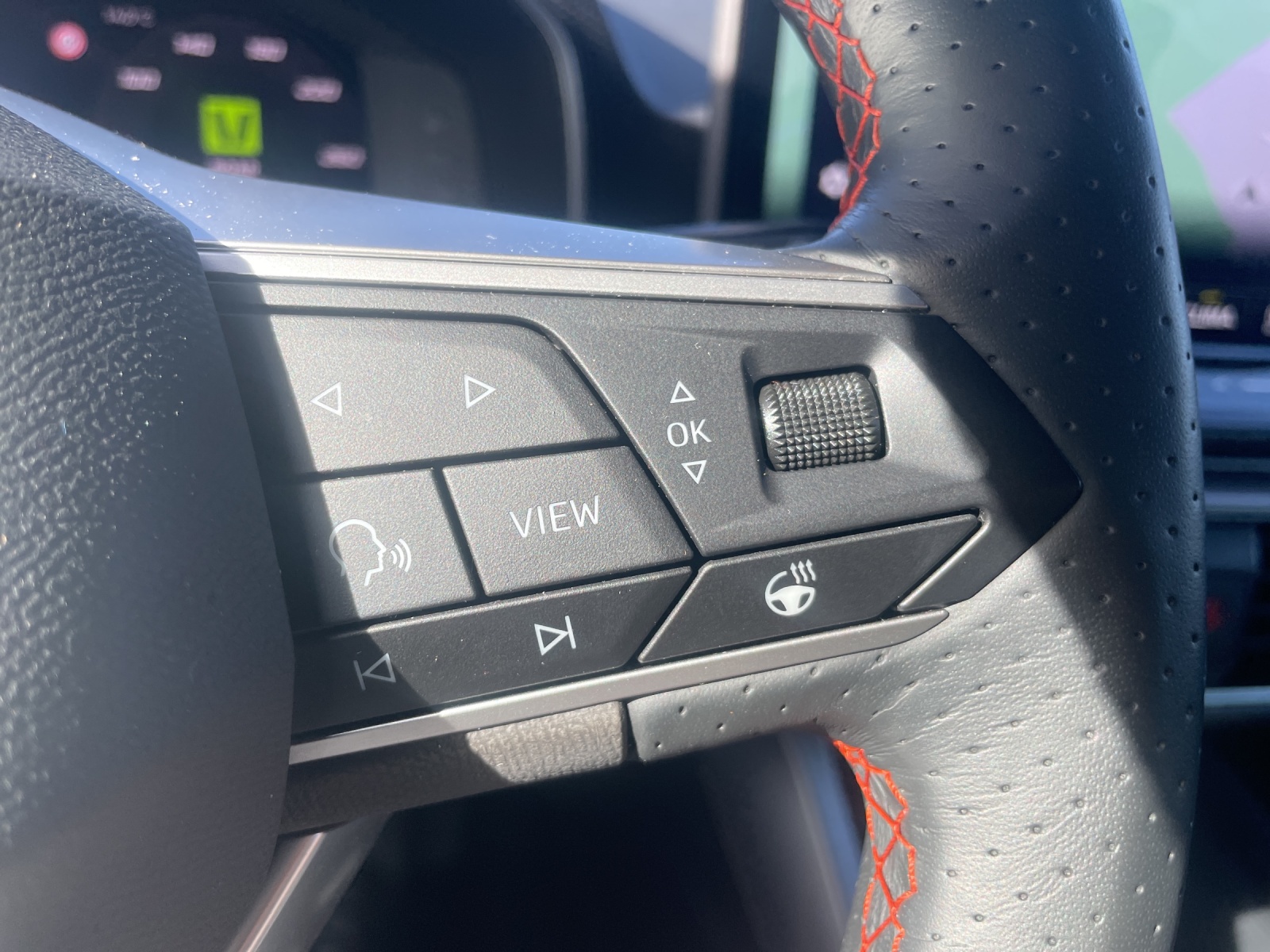 SEAT Leon ST 1.5 eHybrid pHEV DSG FR-image-15