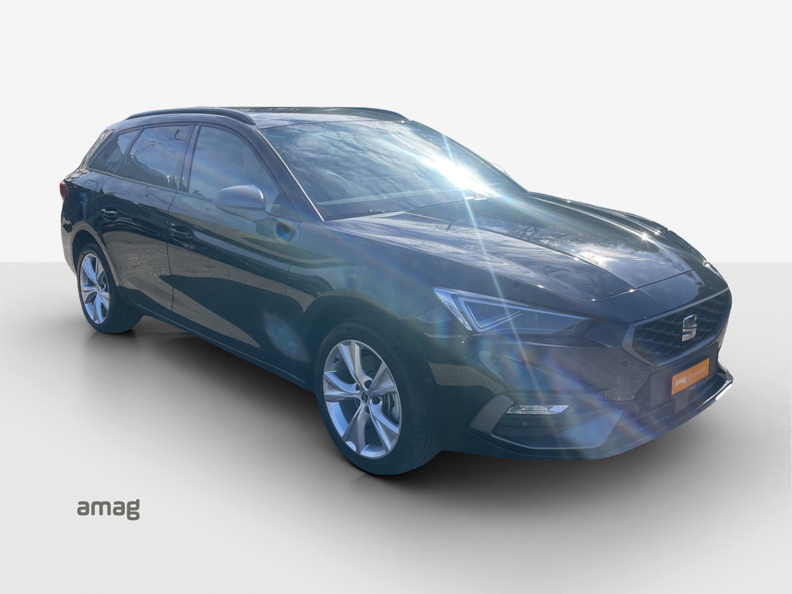 SEAT Leon ST 1.5 eHybrid pHEV DSG FR-image-5