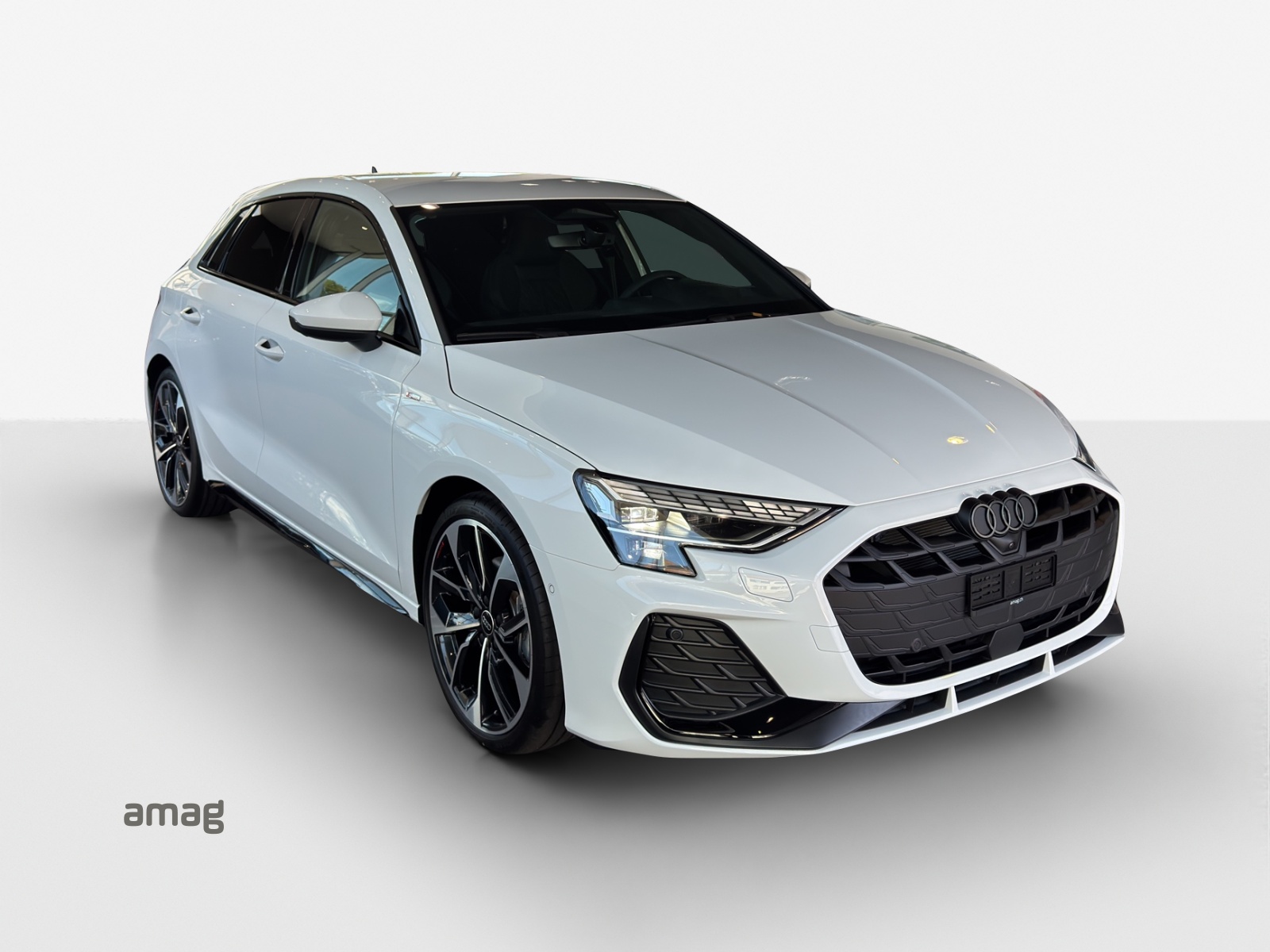 AUDI A3 Sportback TFSI 110 kW S line Attraction S tronic-image-5