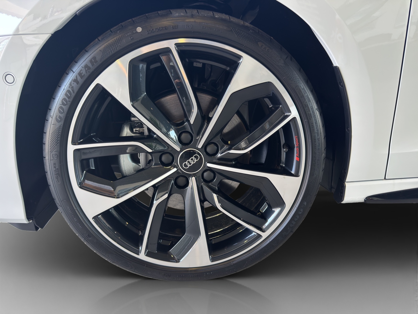 AUDI A3 Sportback TFSI 110 kW S line Attraction S tronic-image-13
