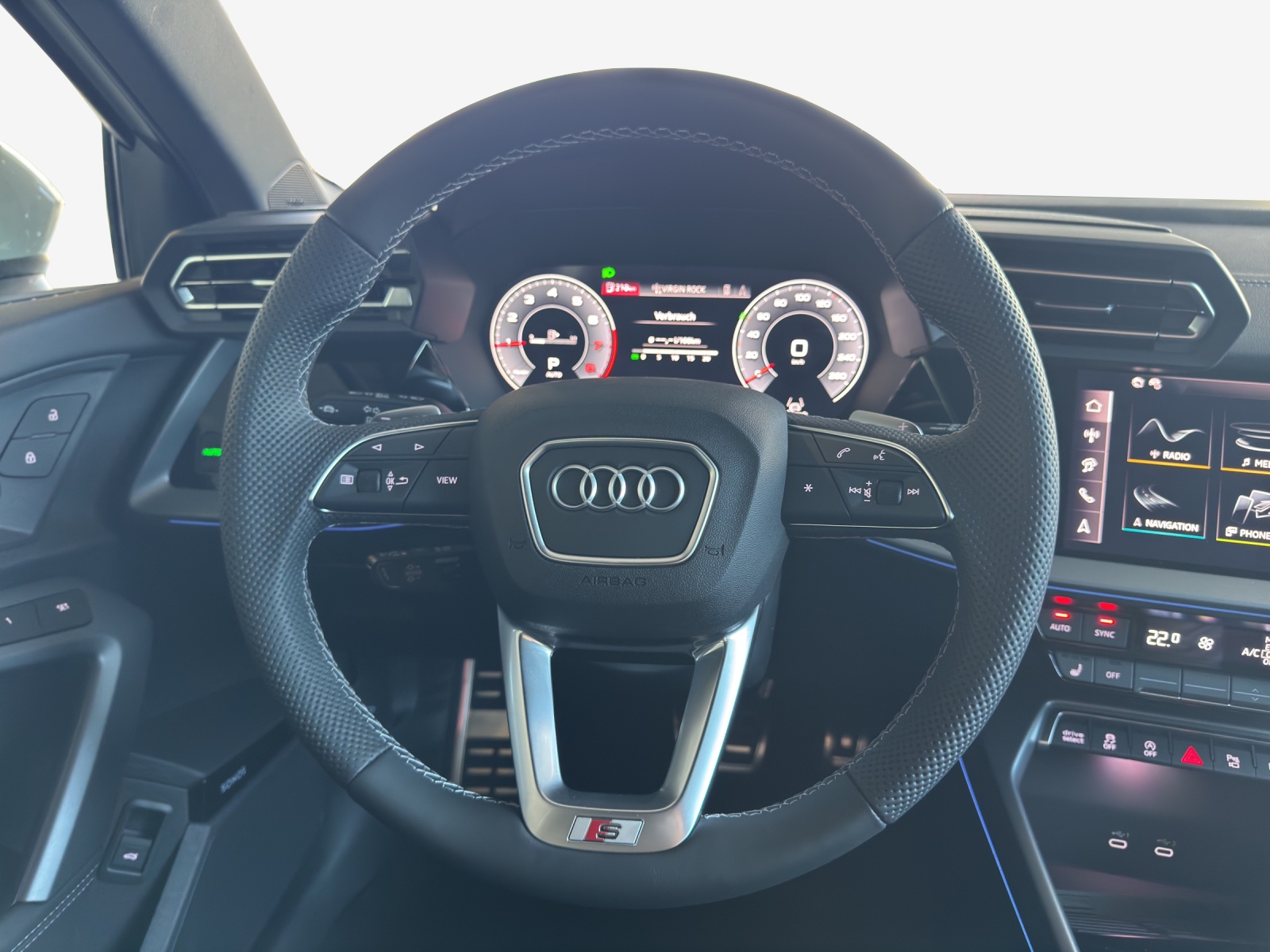 AUDI A3 Sportback TFSI 110 kW S line Attraction S tronic-image-9