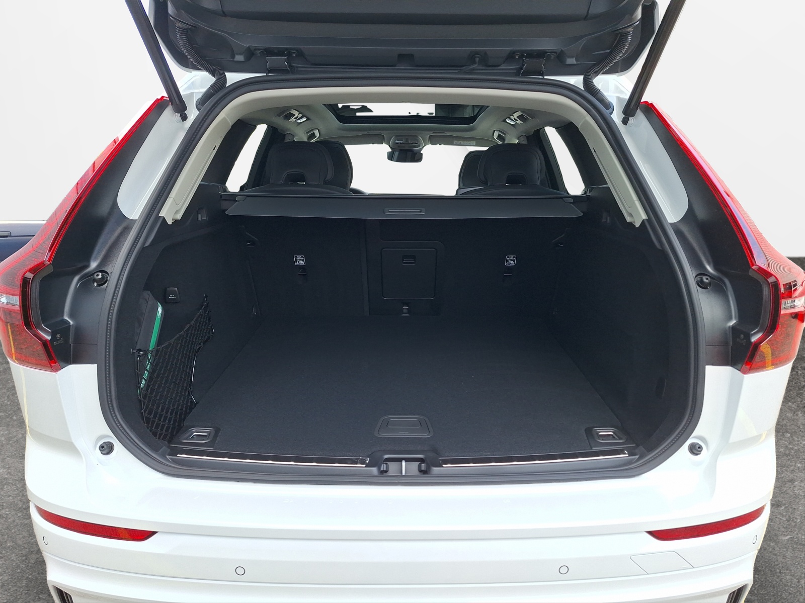 VOLVO XC60 2.0 B5 MH Ultra Dark AWD-image-5
