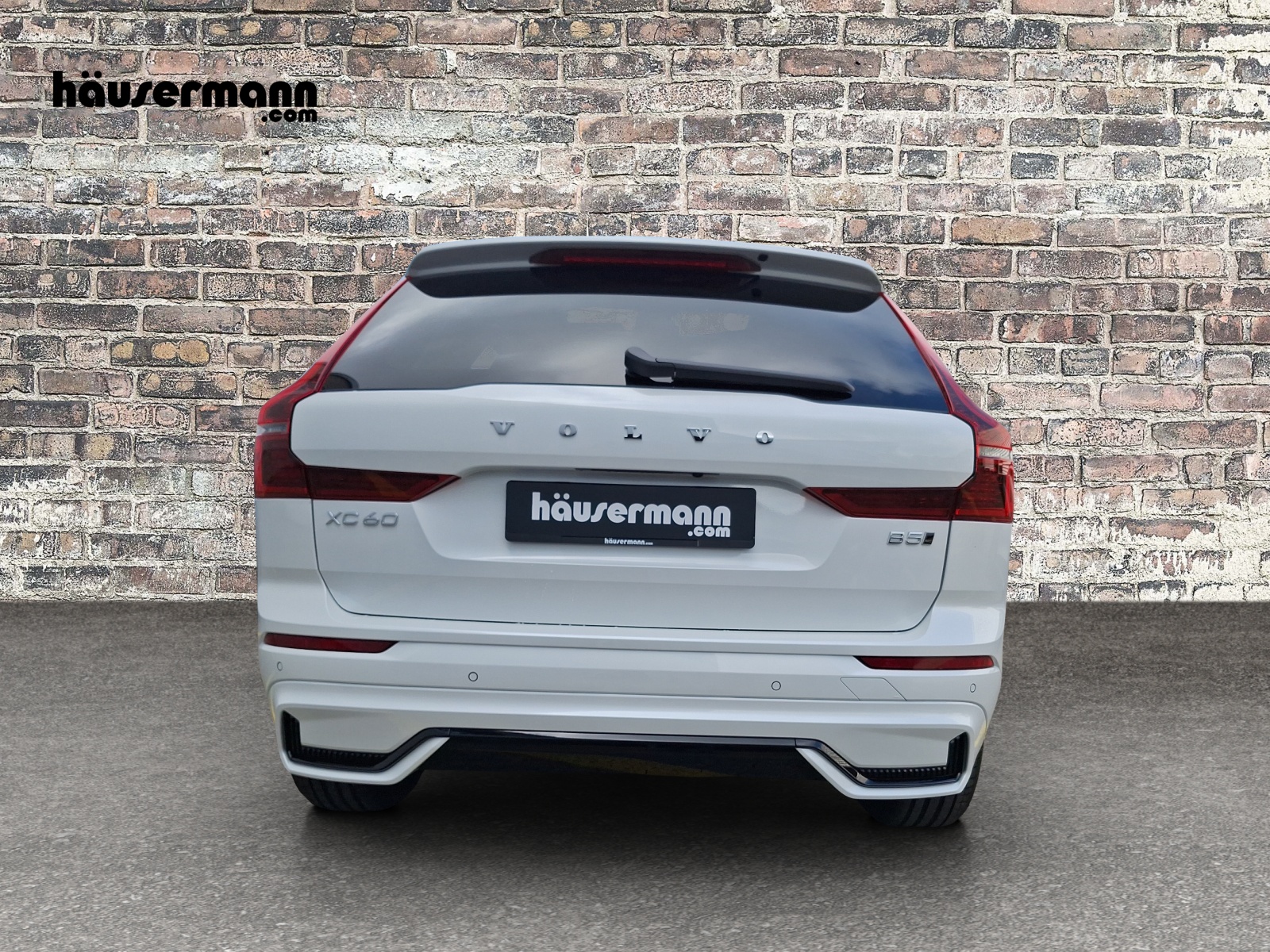VOLVO XC60 2.0 B5 MH Ultra Dark AWD-image-4