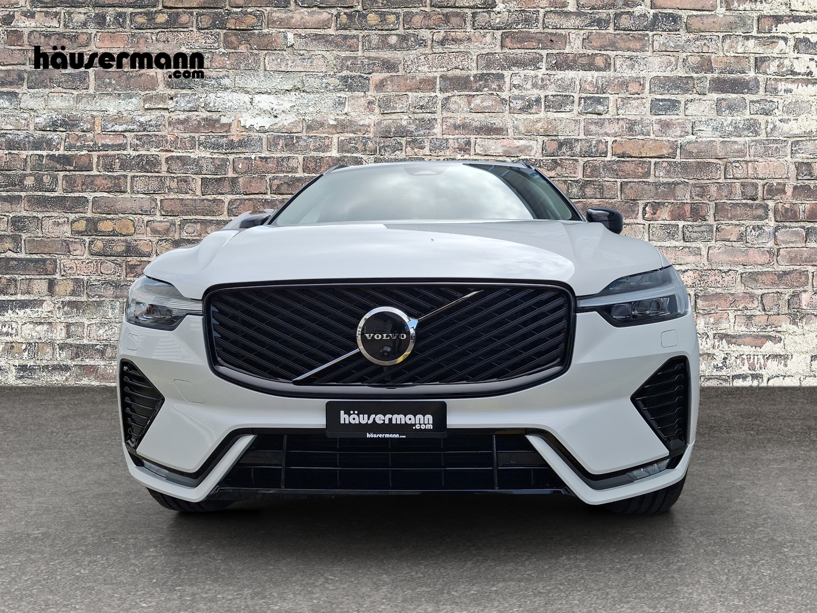 VOLVO XC60 2.0 B5 MH Ultra Dark AWD-image-3