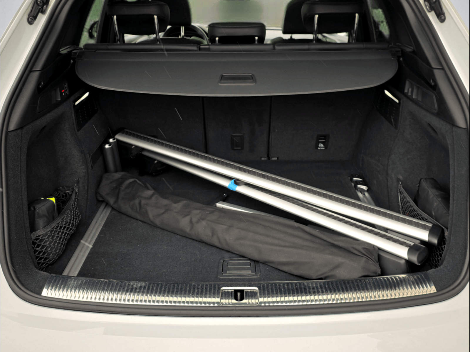AUDI Q5 40 TDI Black Edition quattro S-tronic-image-11