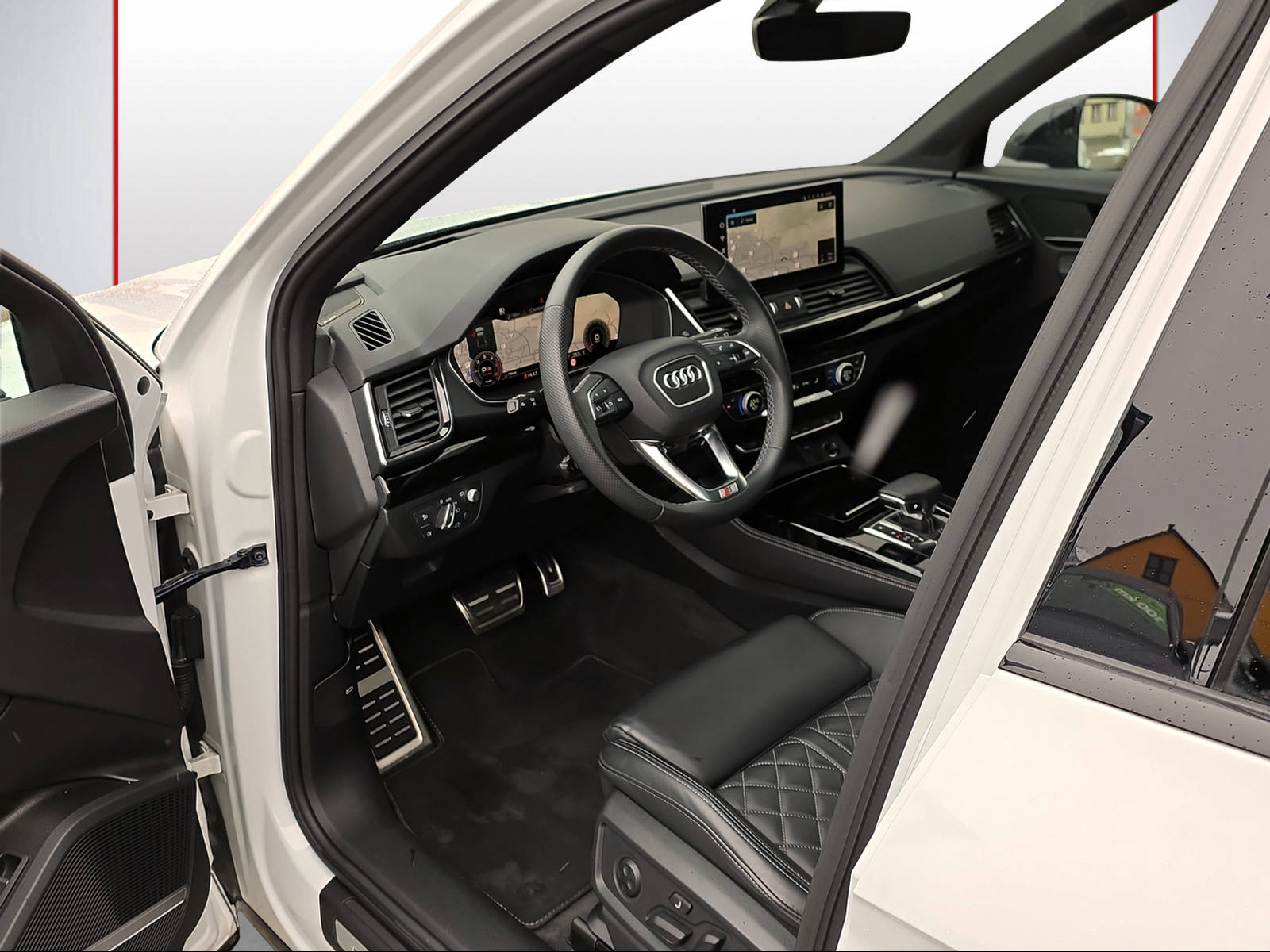 AUDI Q5 40 TDI Black Edition quattro S-tronic-image-5