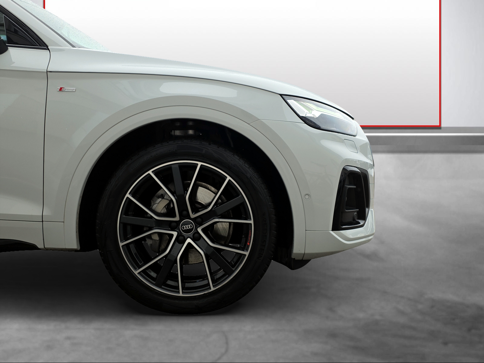 AUDI Q5 40 TDI Black Edition quattro S-tronic-image-14