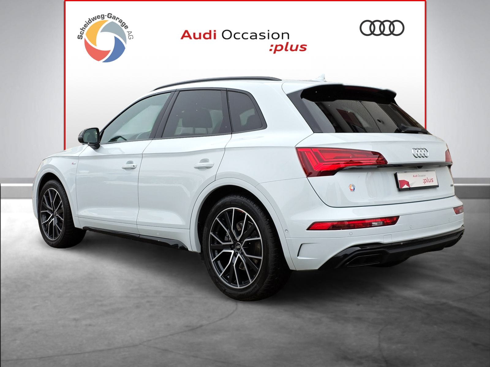AUDI Q5 40 TDI Black Edition quattro S-tronic-image-12