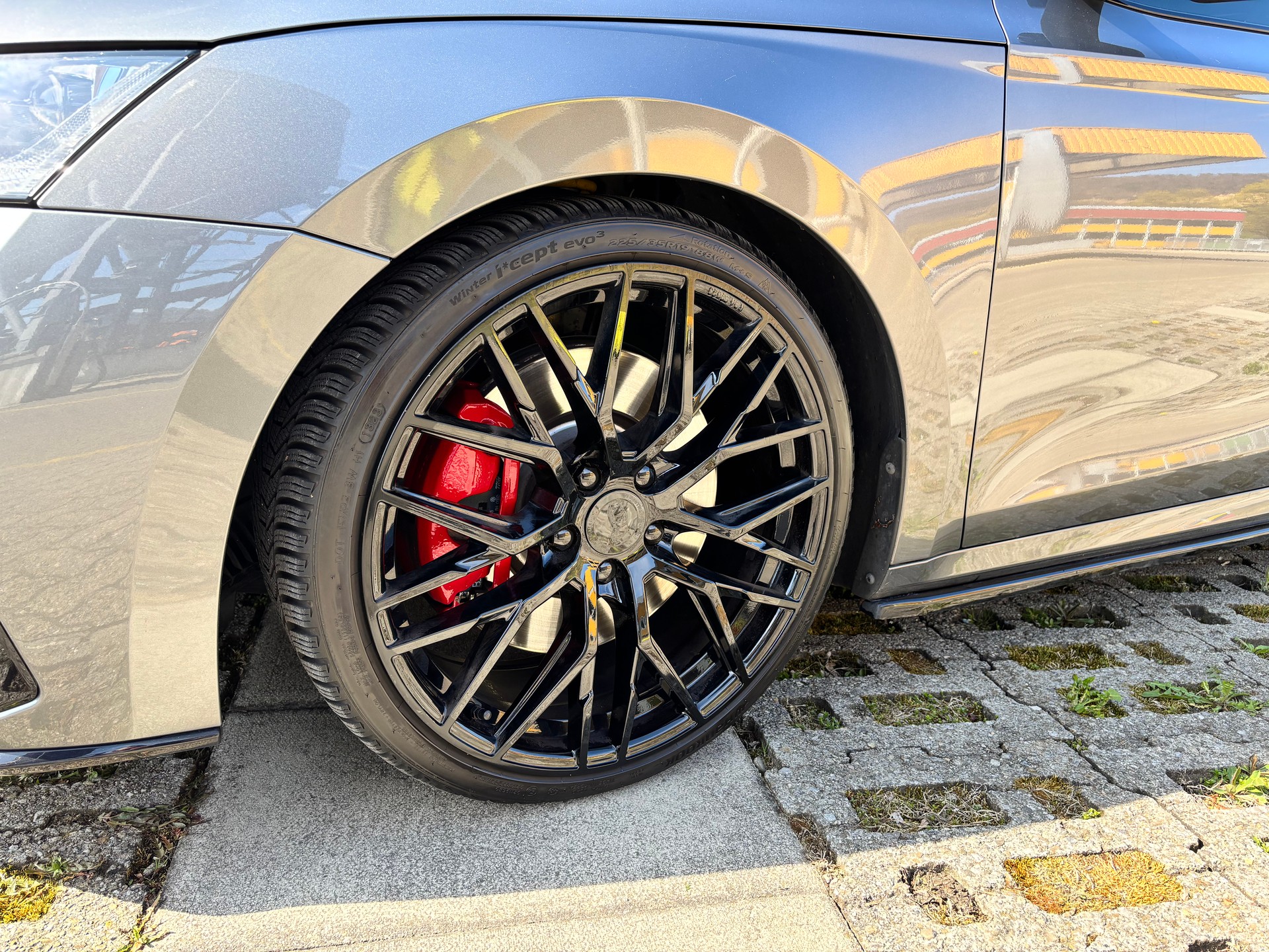 SKODA Octavia Combi 2.0 TSI DSG RS-image-8