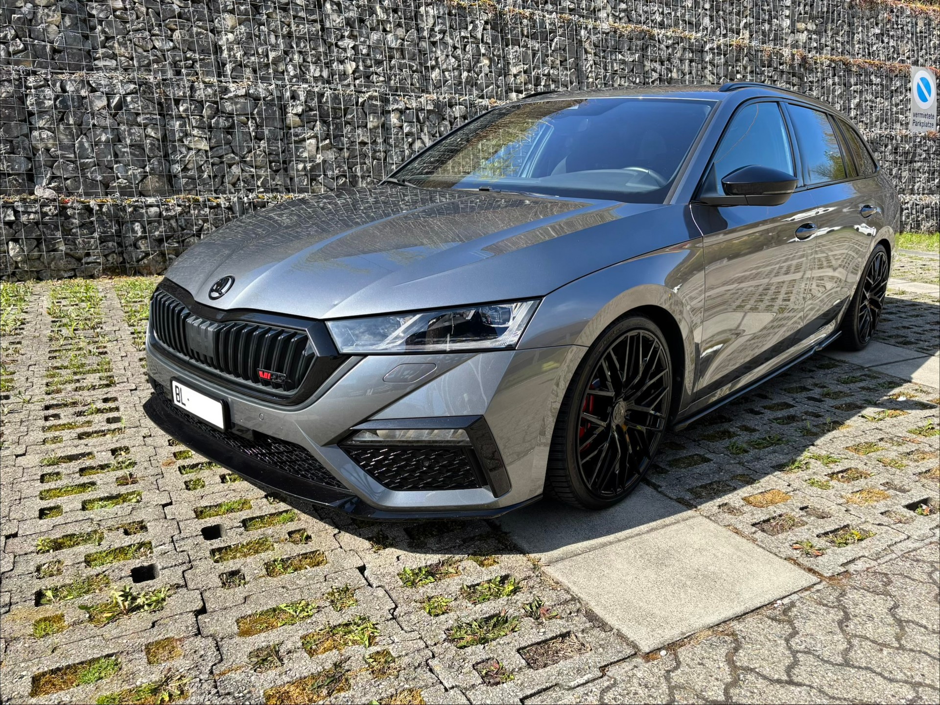 SKODA Octavia Combi 2.0 TSI DSG RS-image-0