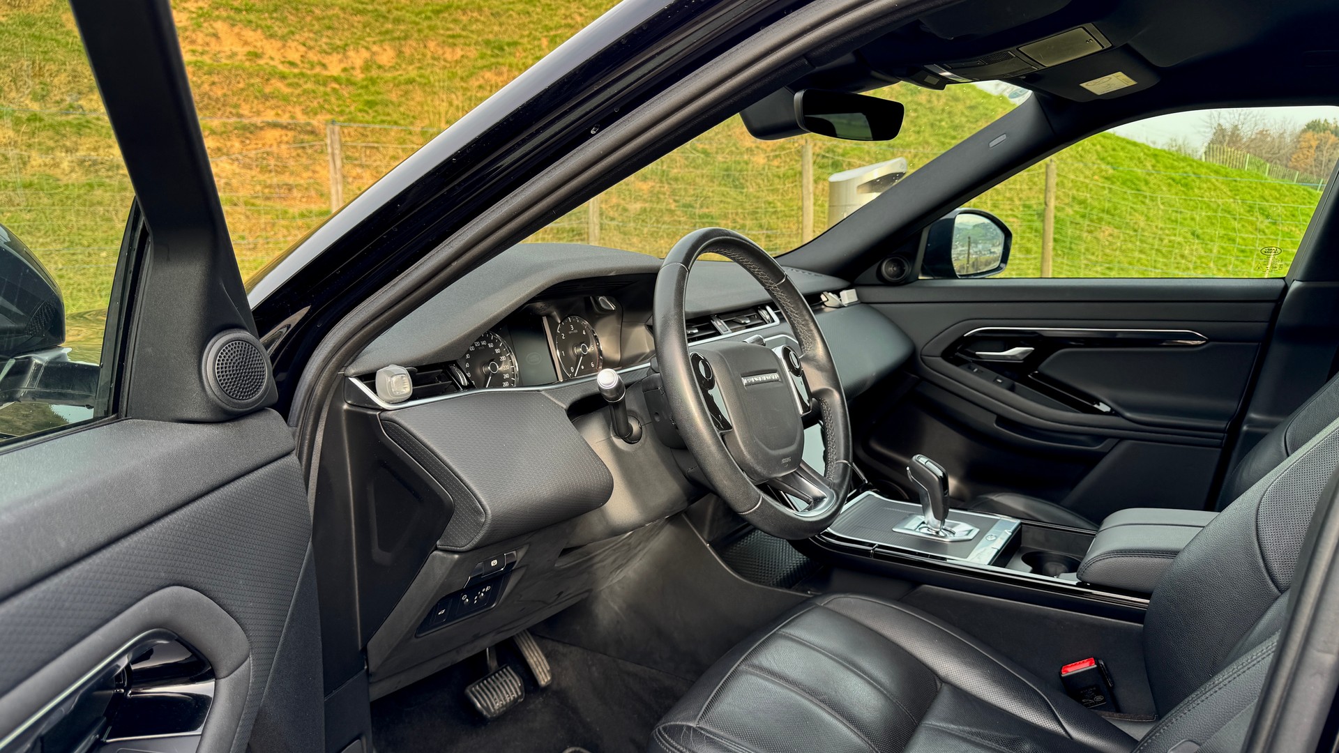 LAND ROVER Range Rover Evoque D 150 S AT9-image-4