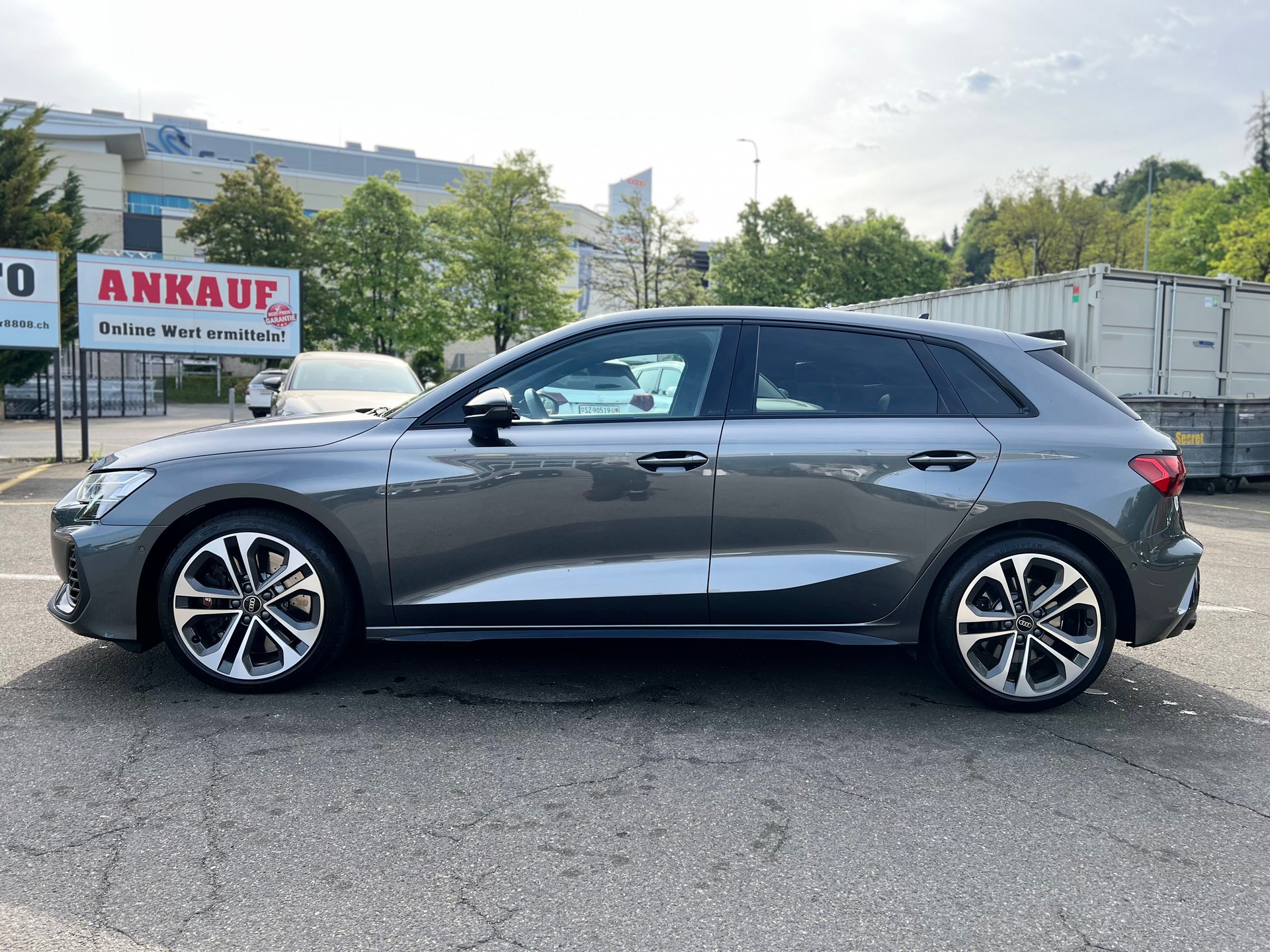 AUDI S3 Sportback TFSI quattro S-tronic-image-6