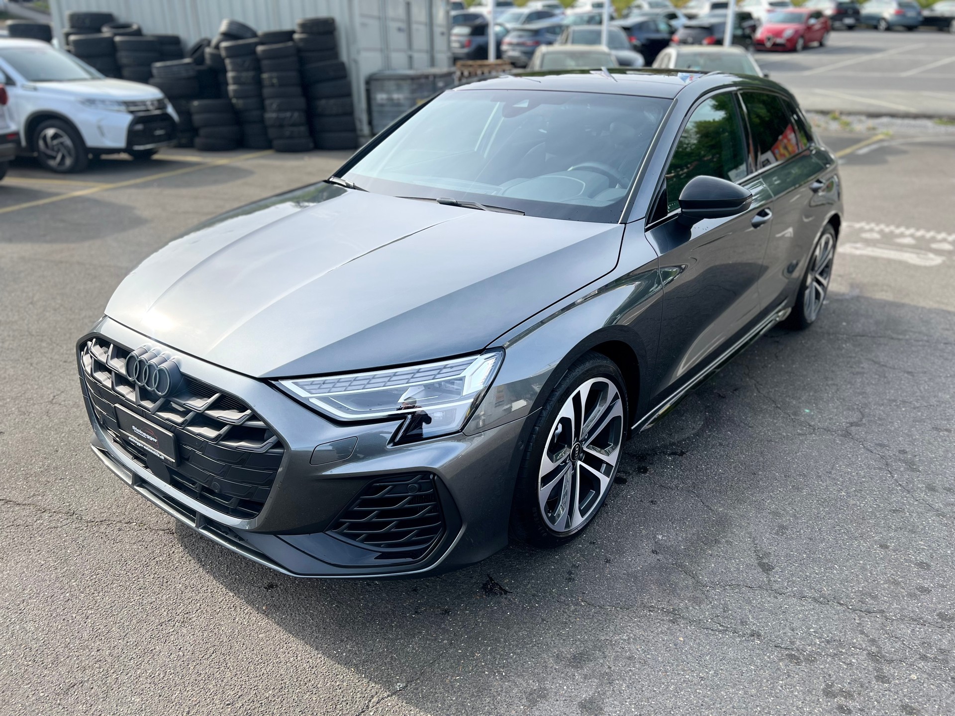 AUDI S3 Sportback TFSI quattro S-tronic-image-4