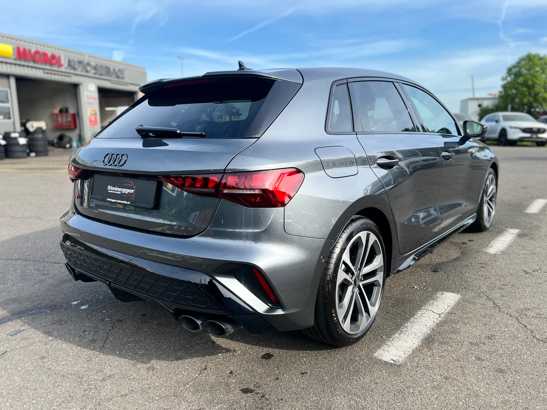 AUDI S3 Sportback TFSI quattro S-tronic-image-10