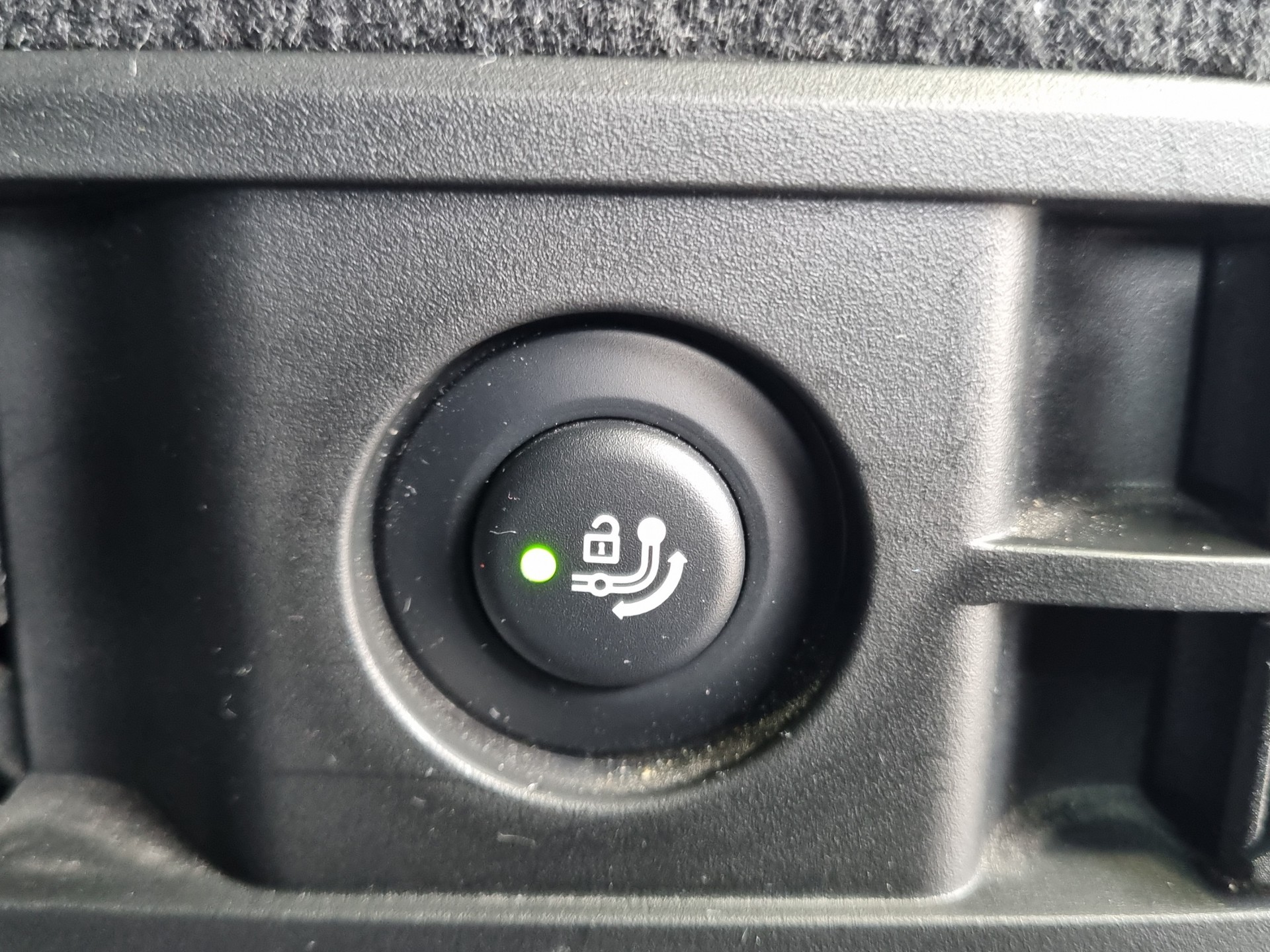 BMW iX xDrive50-image-24