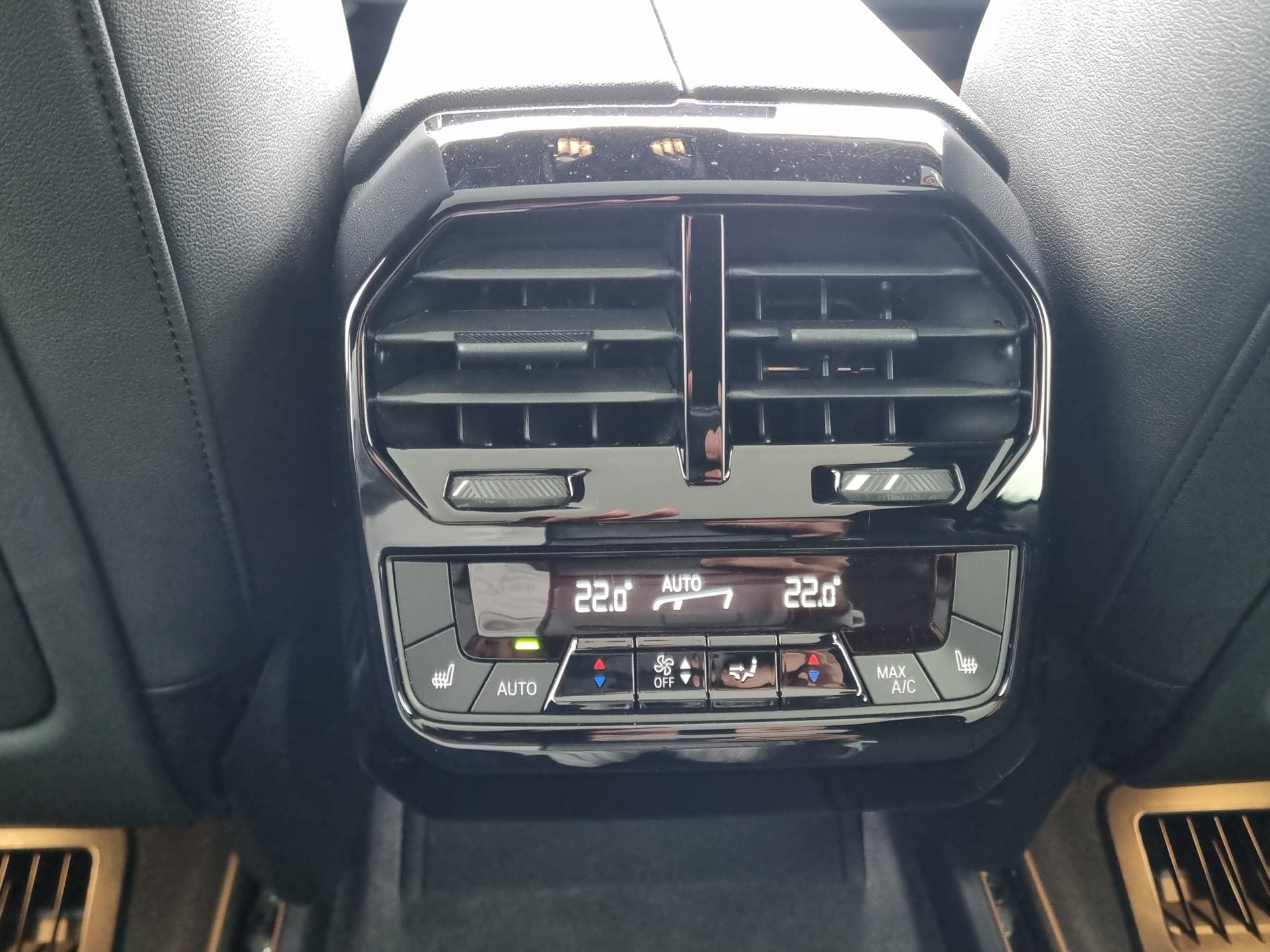 BMW iX xDrive50-image-23