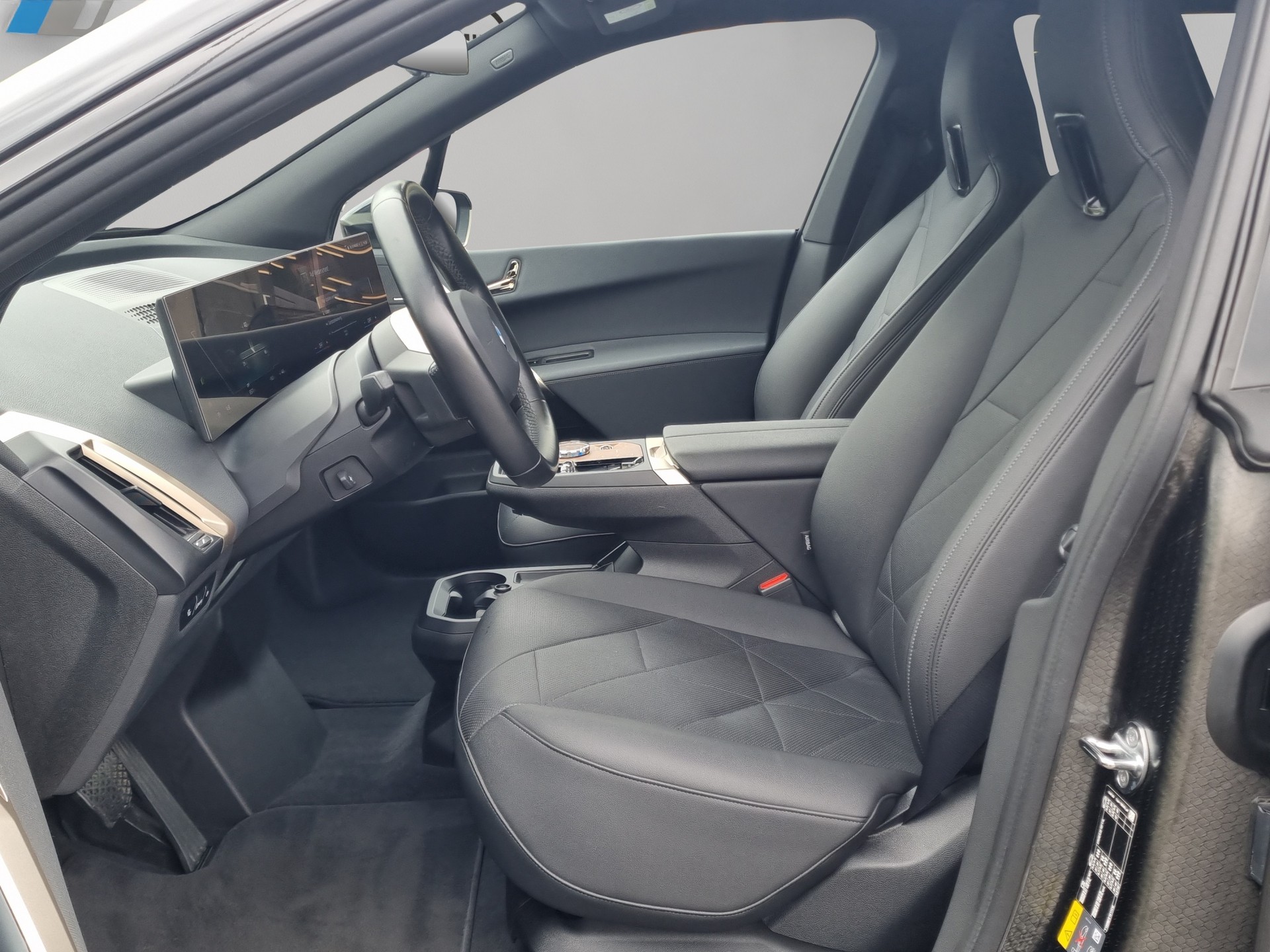 BMW iX xDrive50-image-11