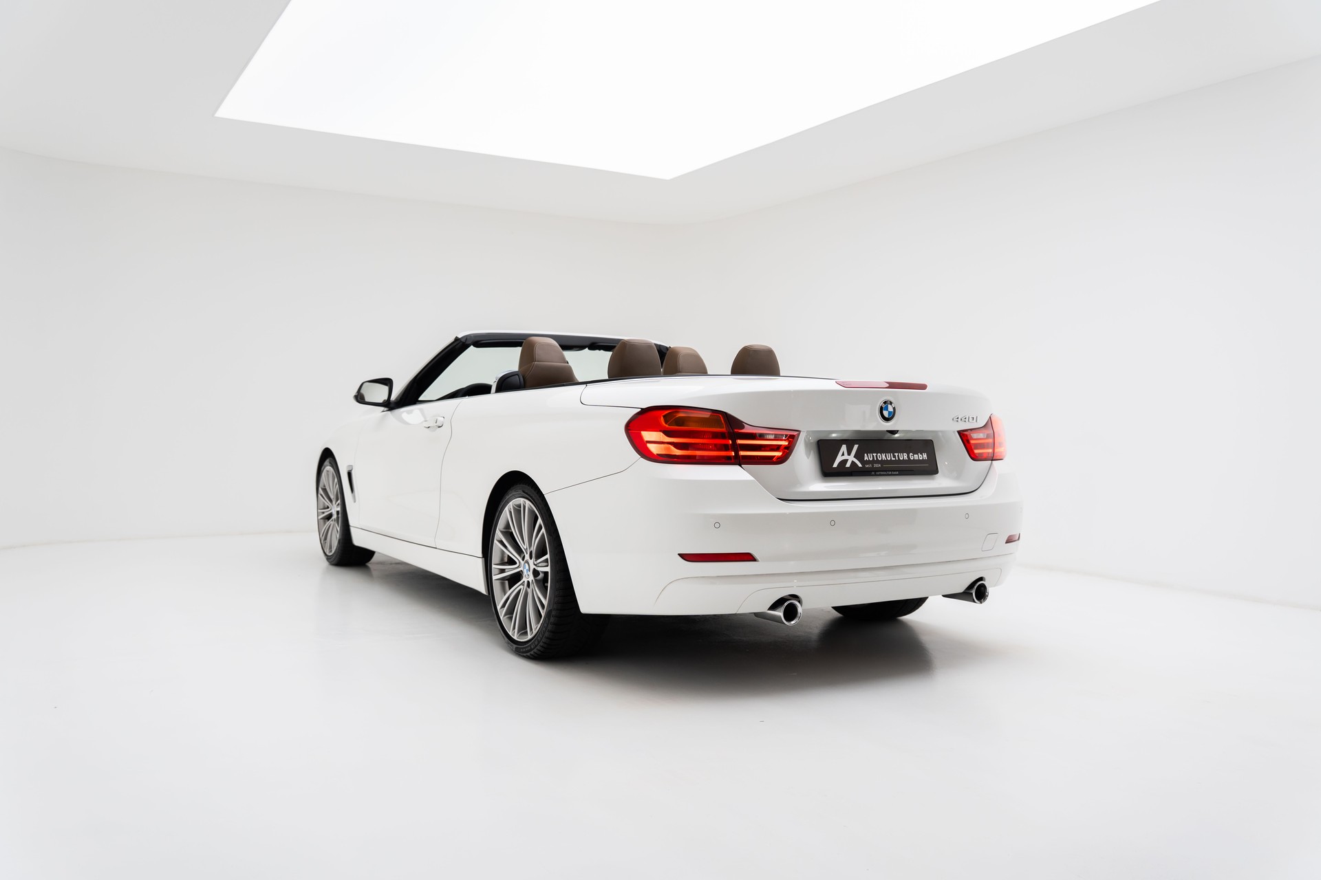 BMW 440i Cabriolet Steptronic - Individual-image-11