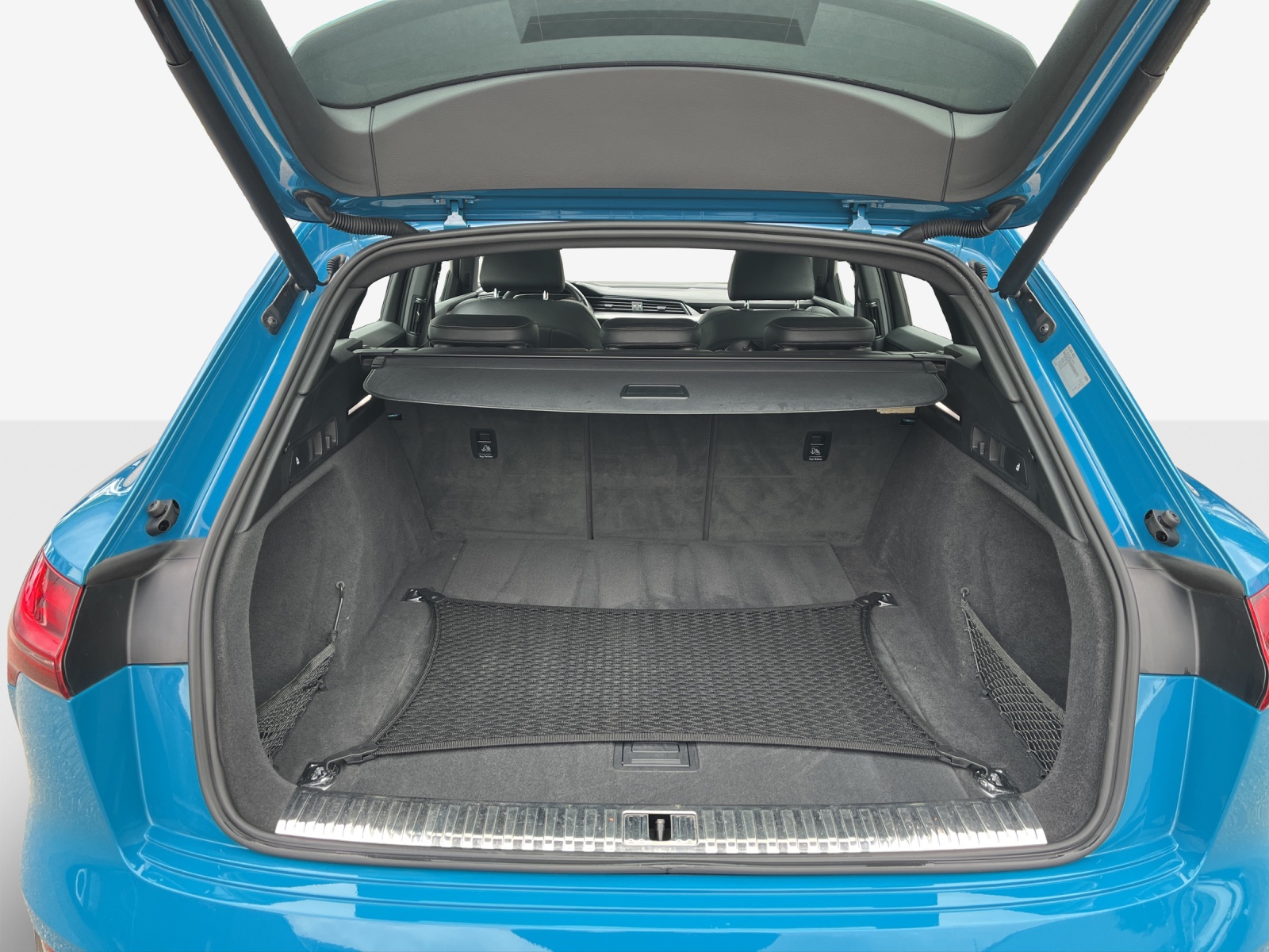 AUDI e-tron 55 Advanced quattro-image-13