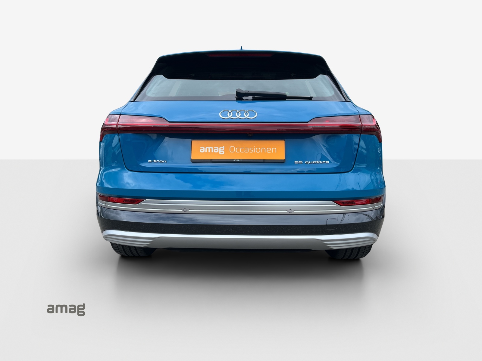 AUDI e-tron 55 Advanced quattro-image-4