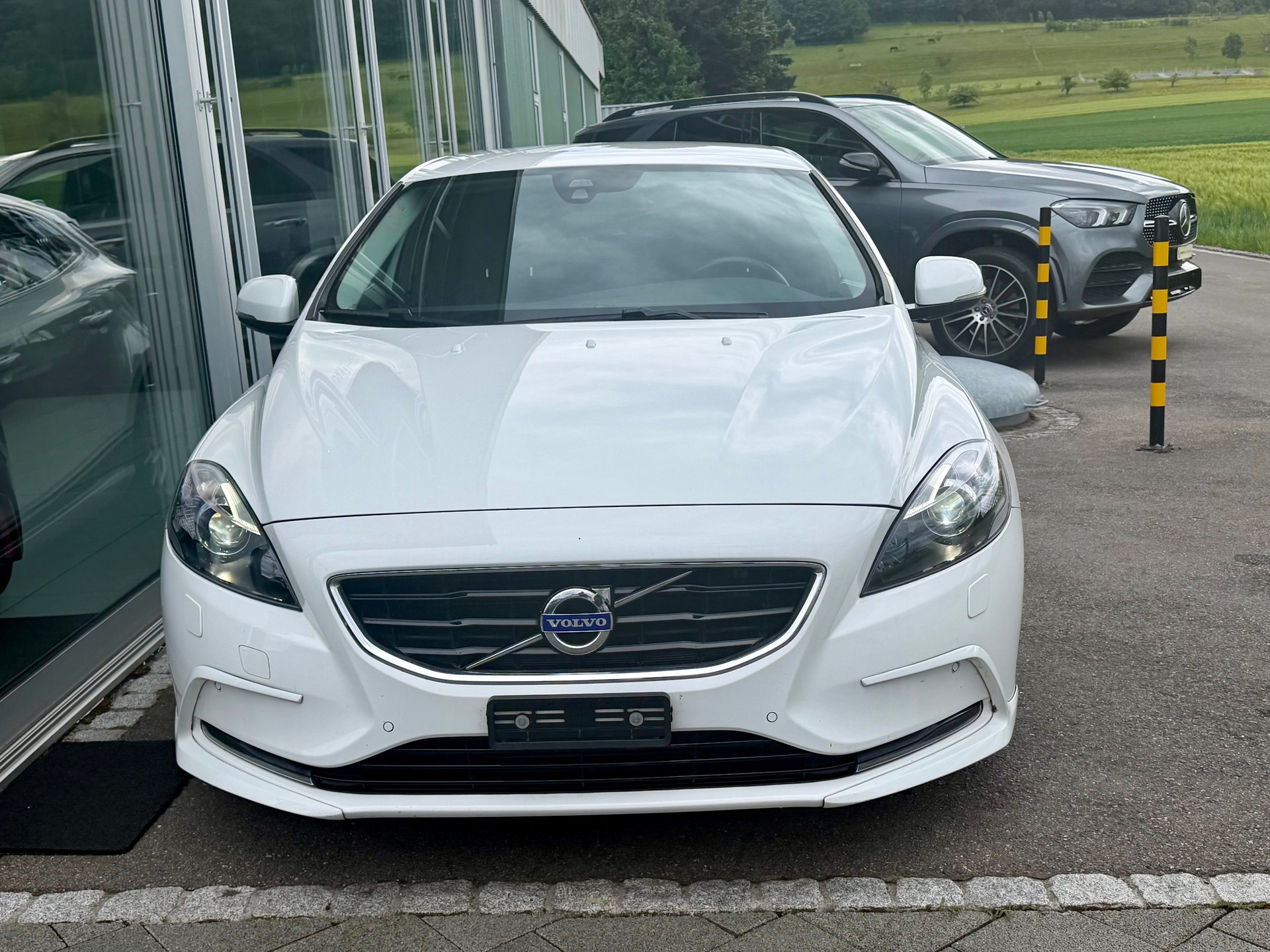 VOLVO V40 D4 SPORT-showroom-element-2