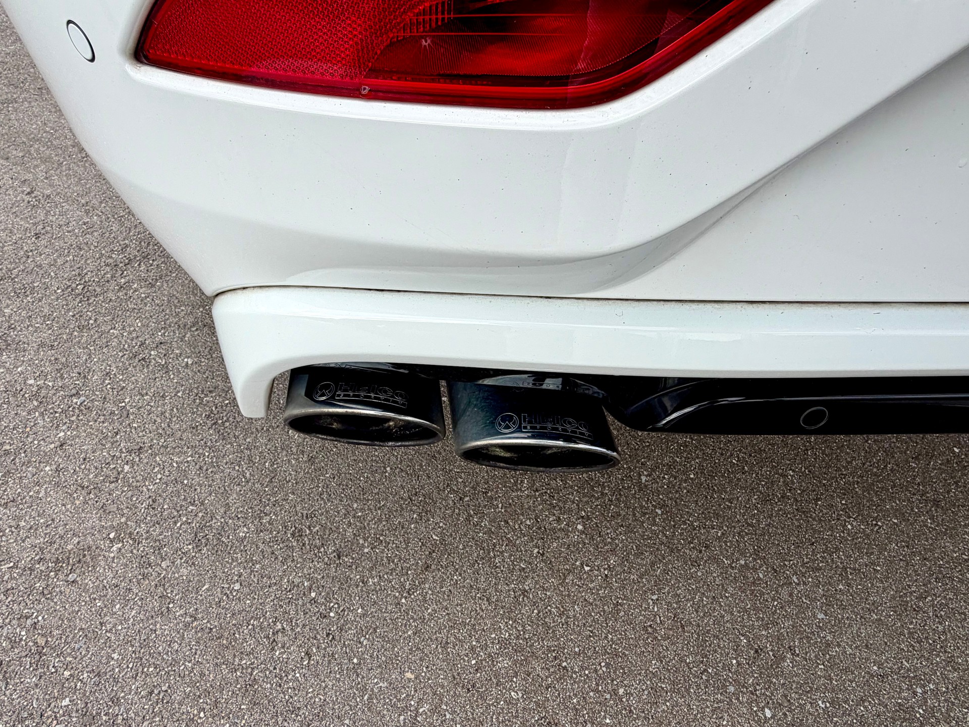 VOLVO V40 D4 SPORT-image-8