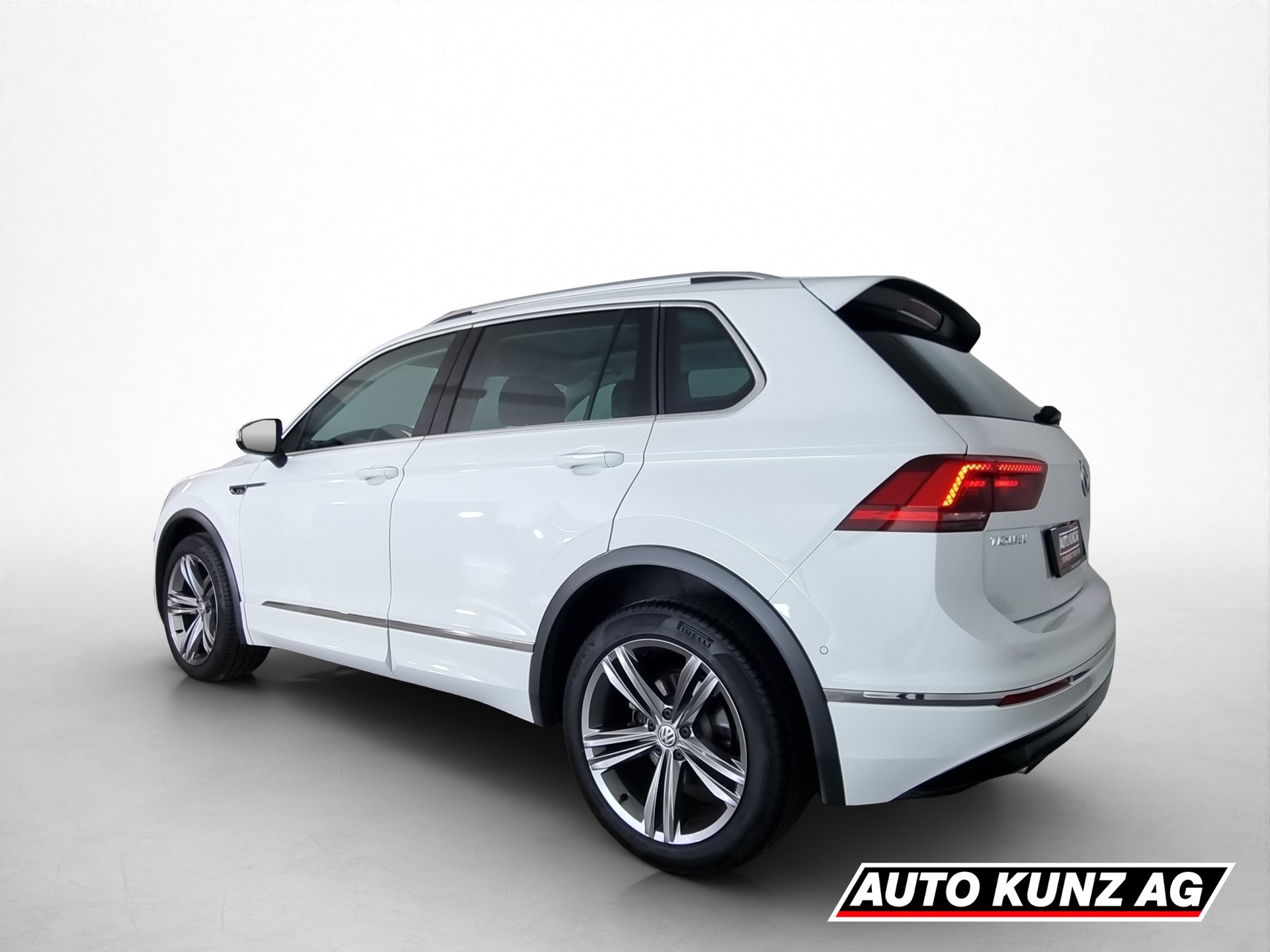 VW Tiguan 2.0 TDI SCR Highline *R-Line*-image-3