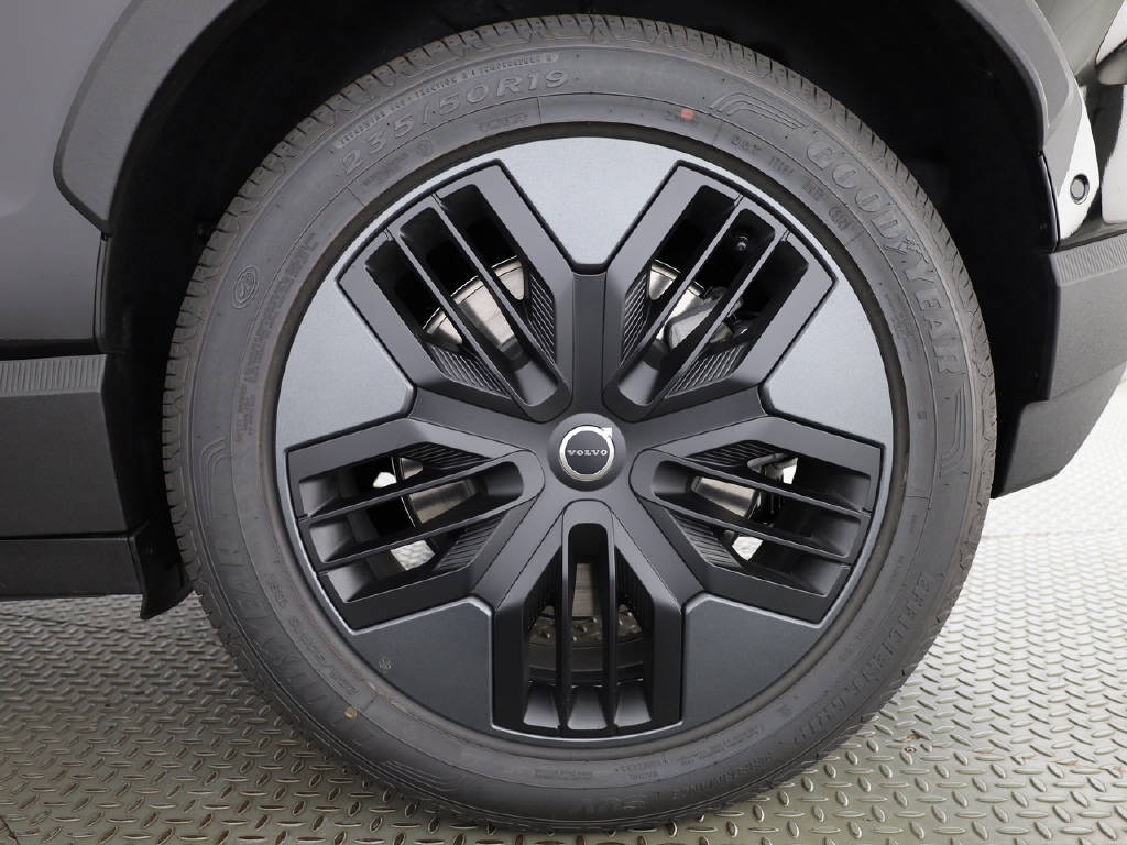 VOLVO EX 30 Cross Country P8 Ultra AWD-image-26