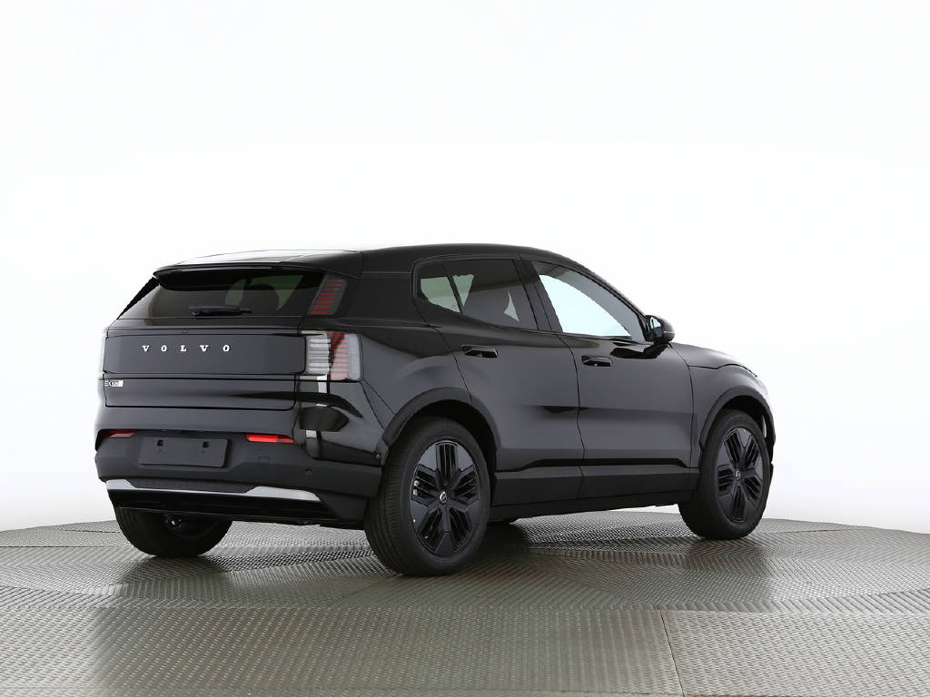 VOLVO EX 30 Cross Country P8 Ultra AWD-image-11