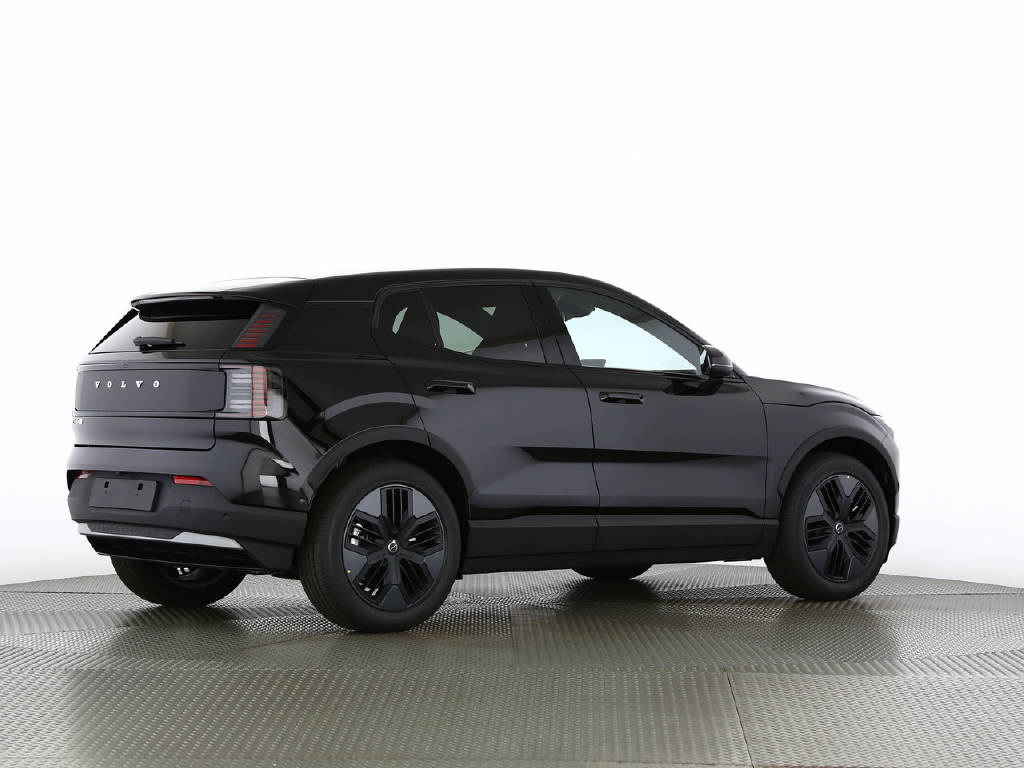 VOLVO EX 30 Cross Country P8 Ultra AWD-image-12