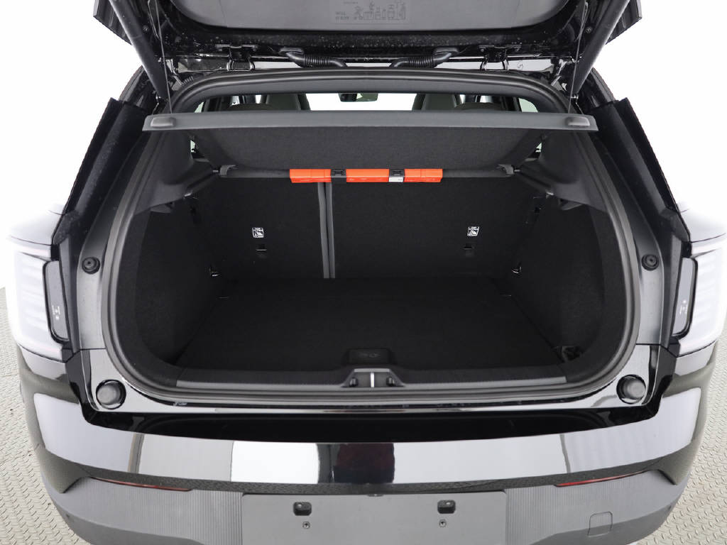 VOLVO EX 30 Cross Country P8 Ultra AWD-image-18