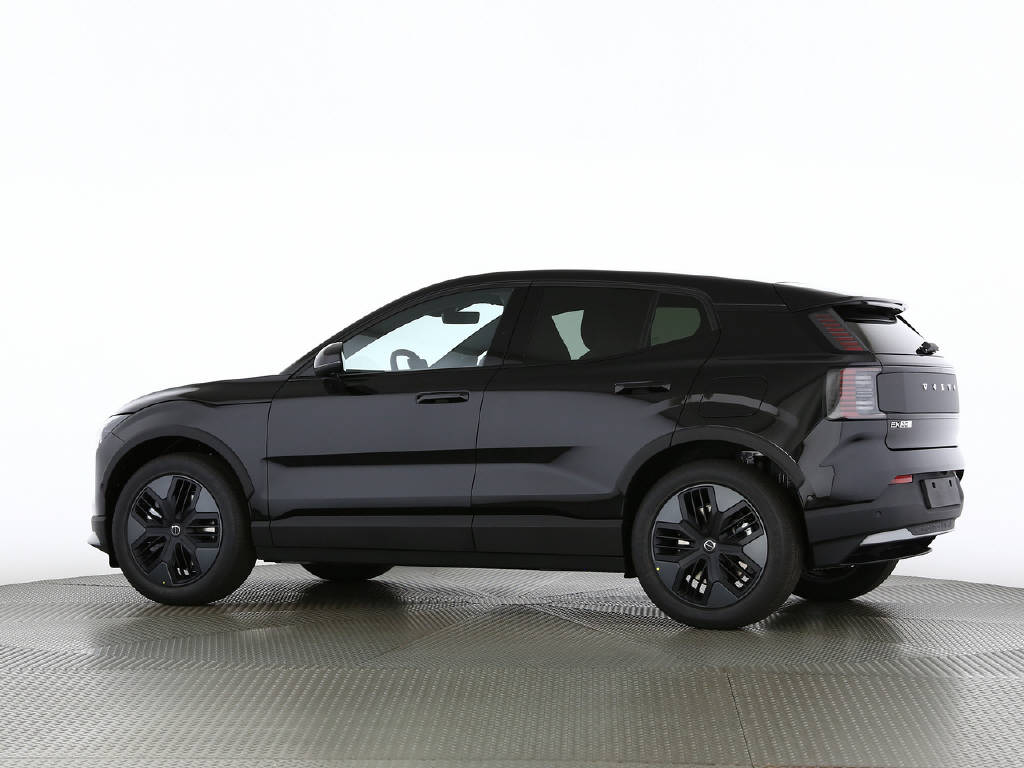VOLVO EX 30 Cross Country P8 Ultra AWD-image-5