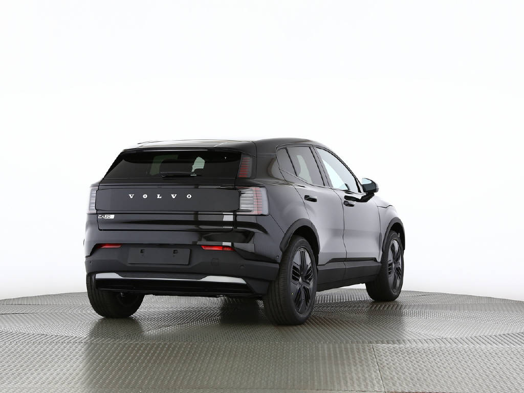 VOLVO EX 30 Cross Country P8 Ultra AWD-image-10