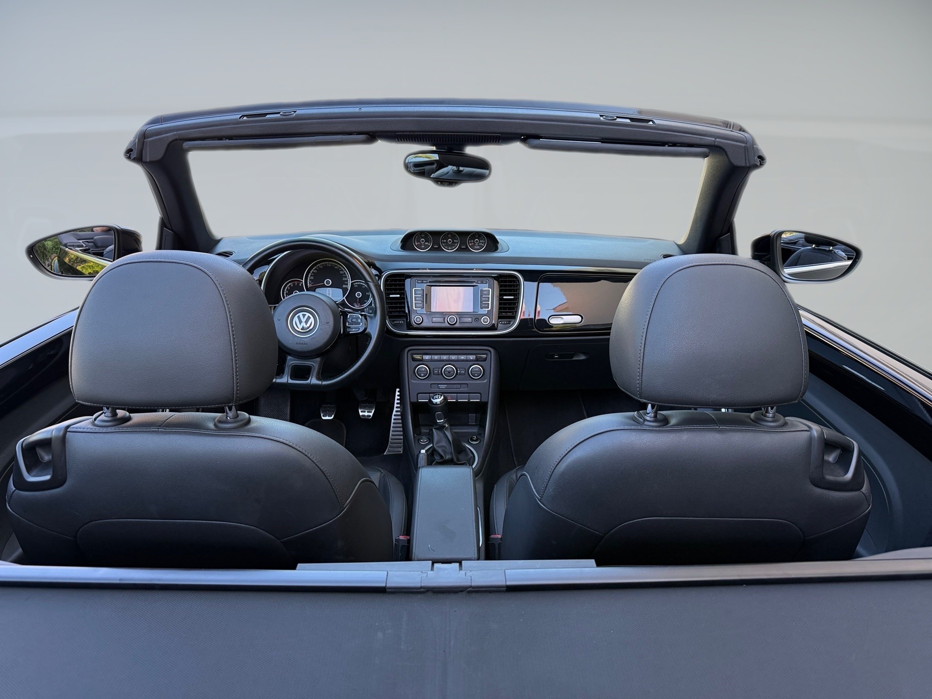 VW Beetle Cabrio 1.4 TSI Design-image-10