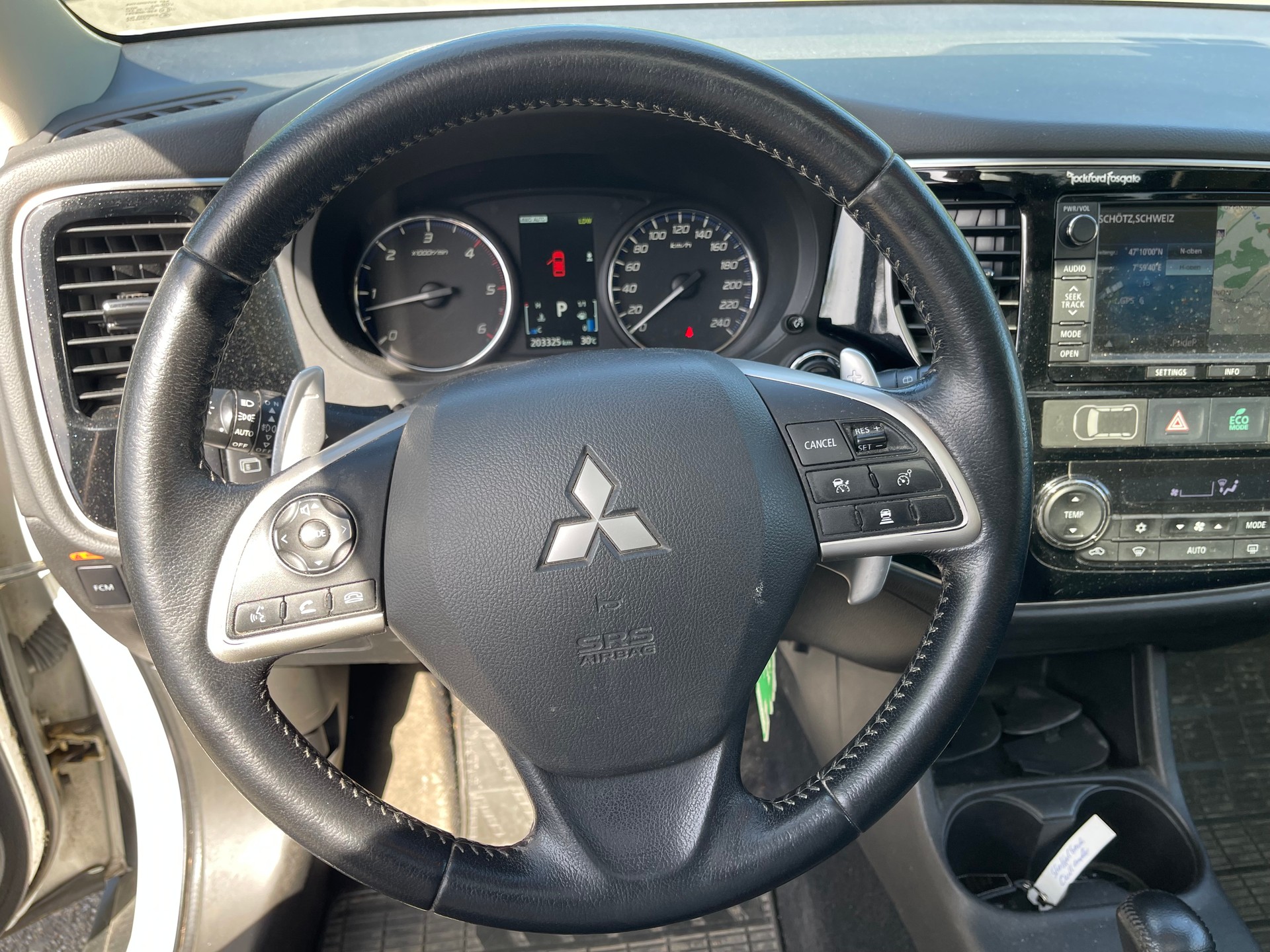 MITSUBISHI Outlander 2.2 DID Navigator 4WD Automatic-image-12