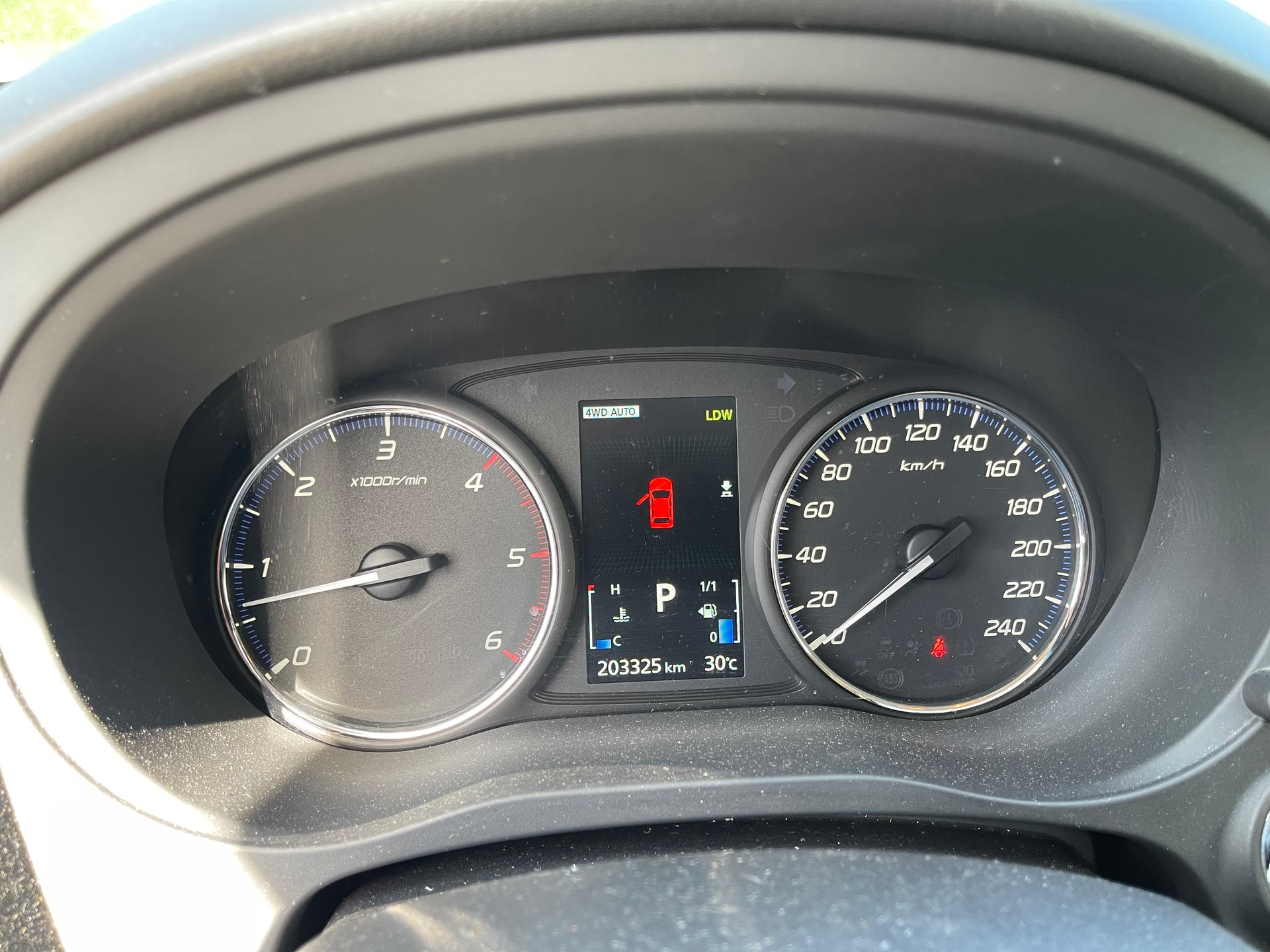 MITSUBISHI Outlander 2.2 DID Navigator 4WD Automatic-image-13