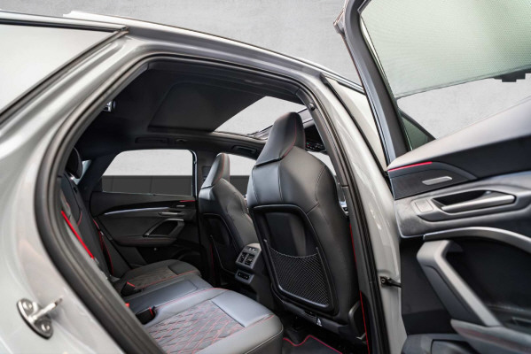 AUDI Q5 SB TDI quattro 150 kW-image-14