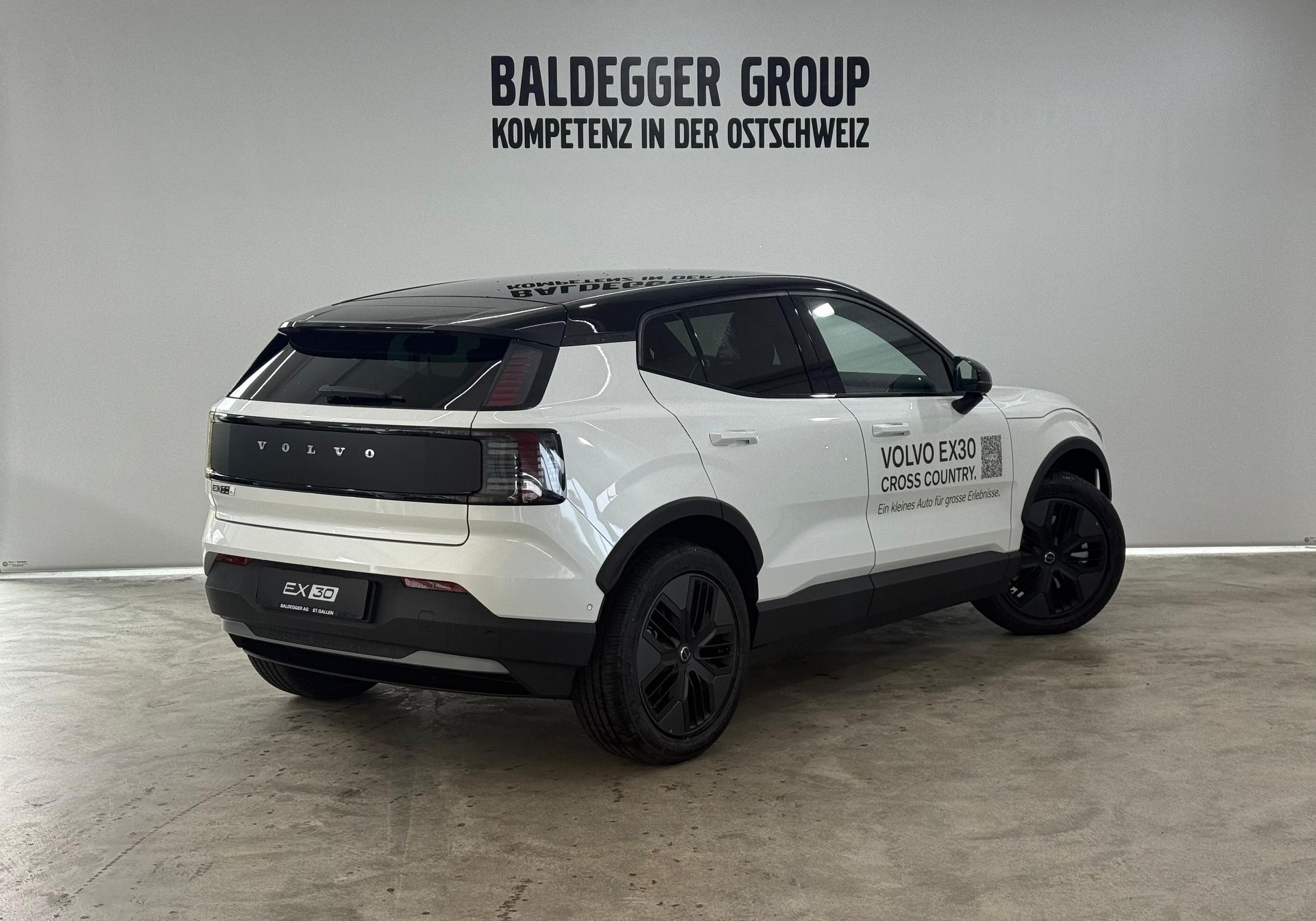 VOLVO EX 30 CC E60 Twin Performance A-showroom-element-2