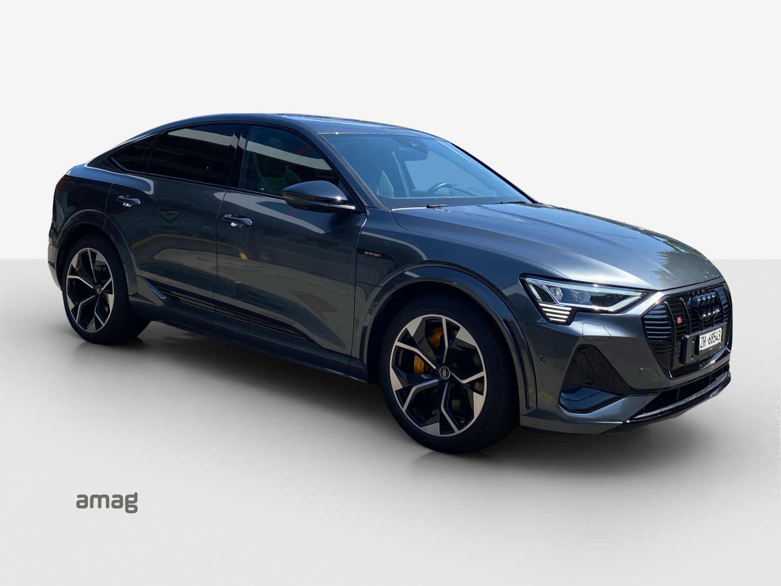 AUDI e-tron S Sportback quattro-image-6
