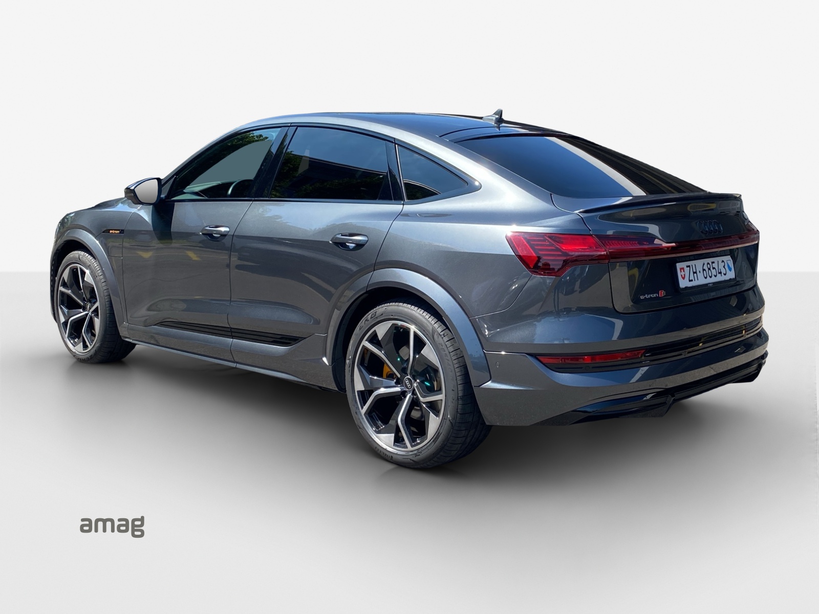 AUDI e-tron S Sportback quattro-image-2