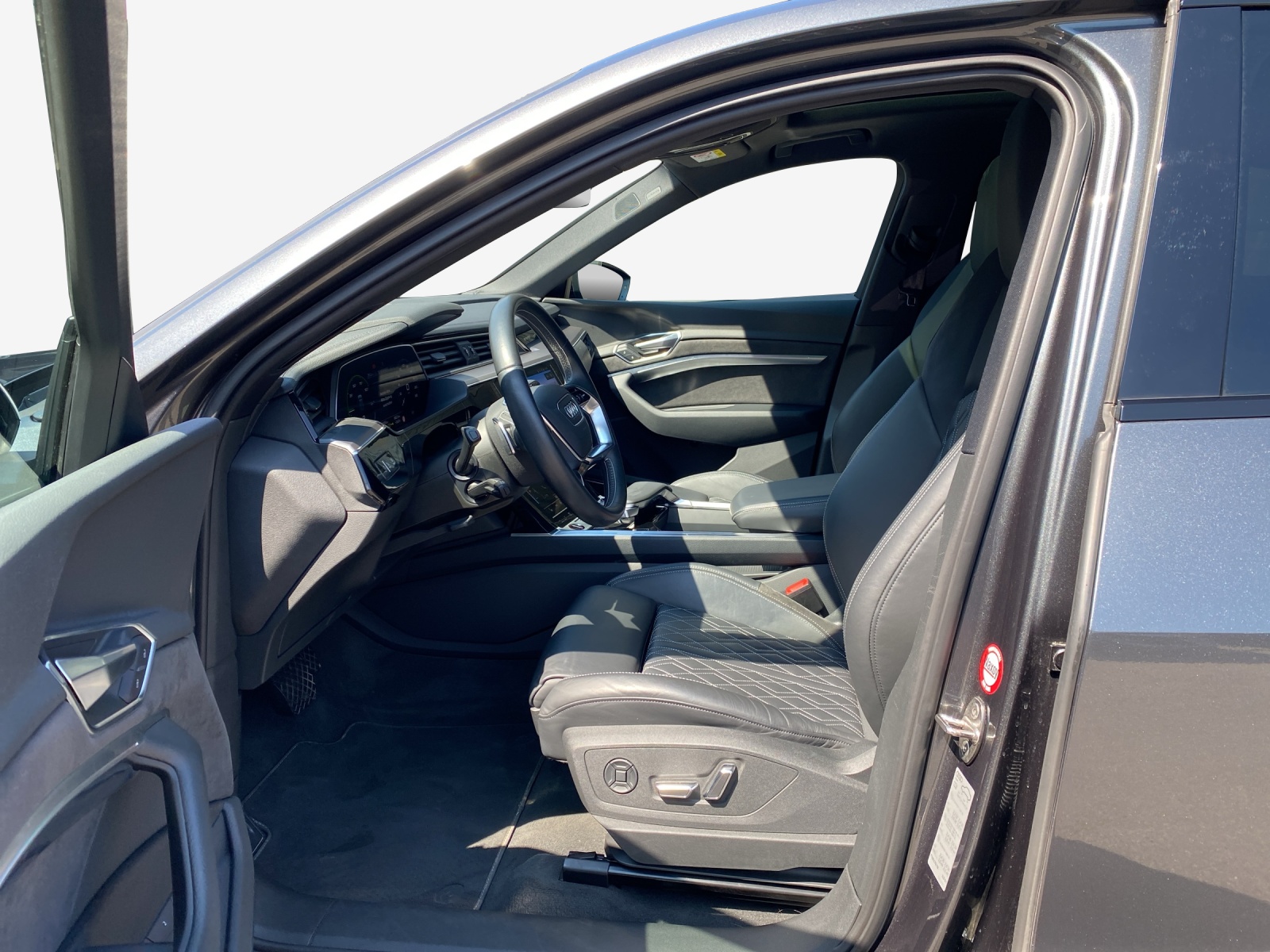 AUDI e-tron S Sportback quattro-image-8