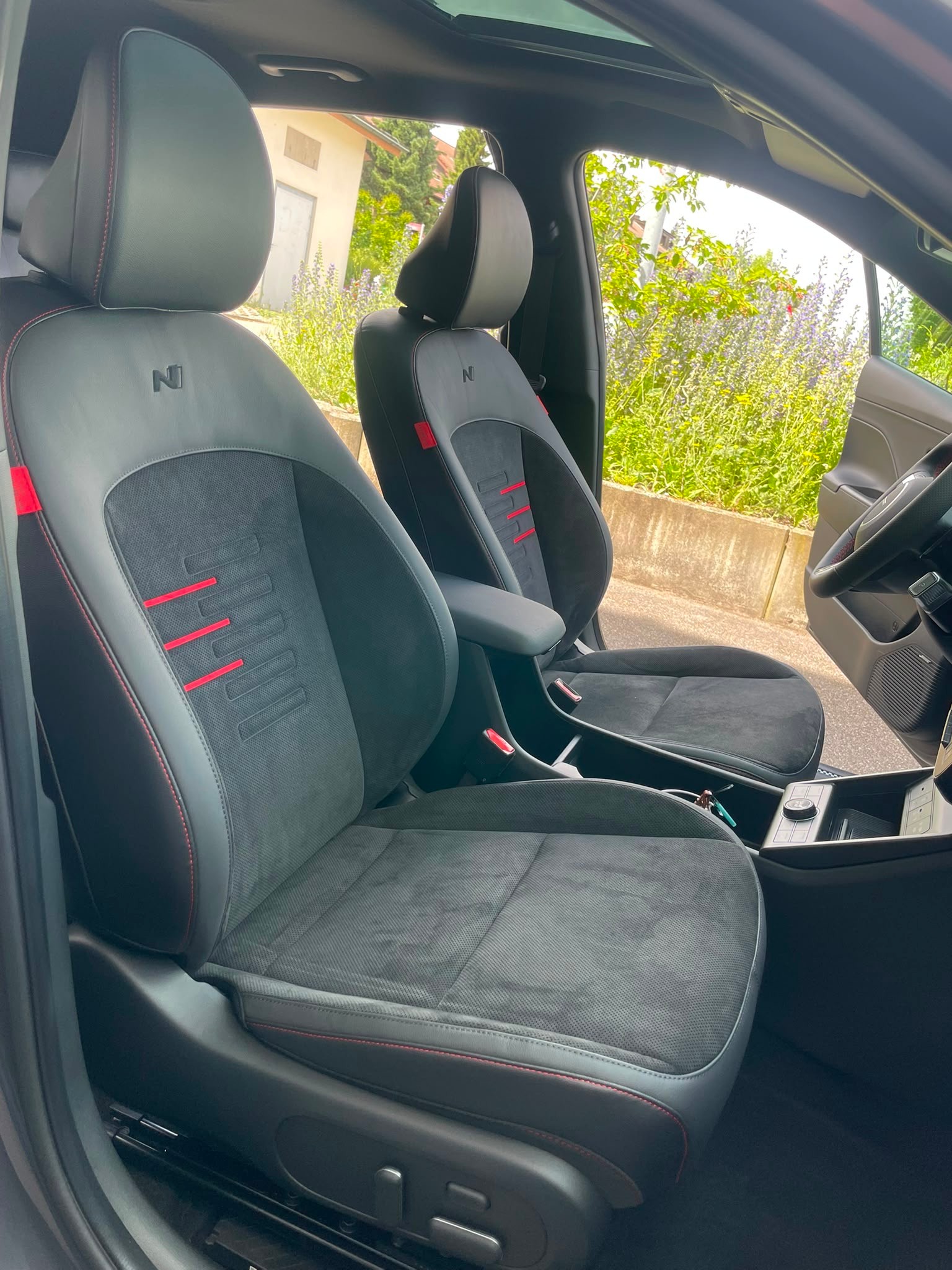 HYUNDAI Kona EV 65.4 kWh N Line | Top-Ausstattung | CH-Fahrzeug | 60 Monate Werksgarantie-image-14