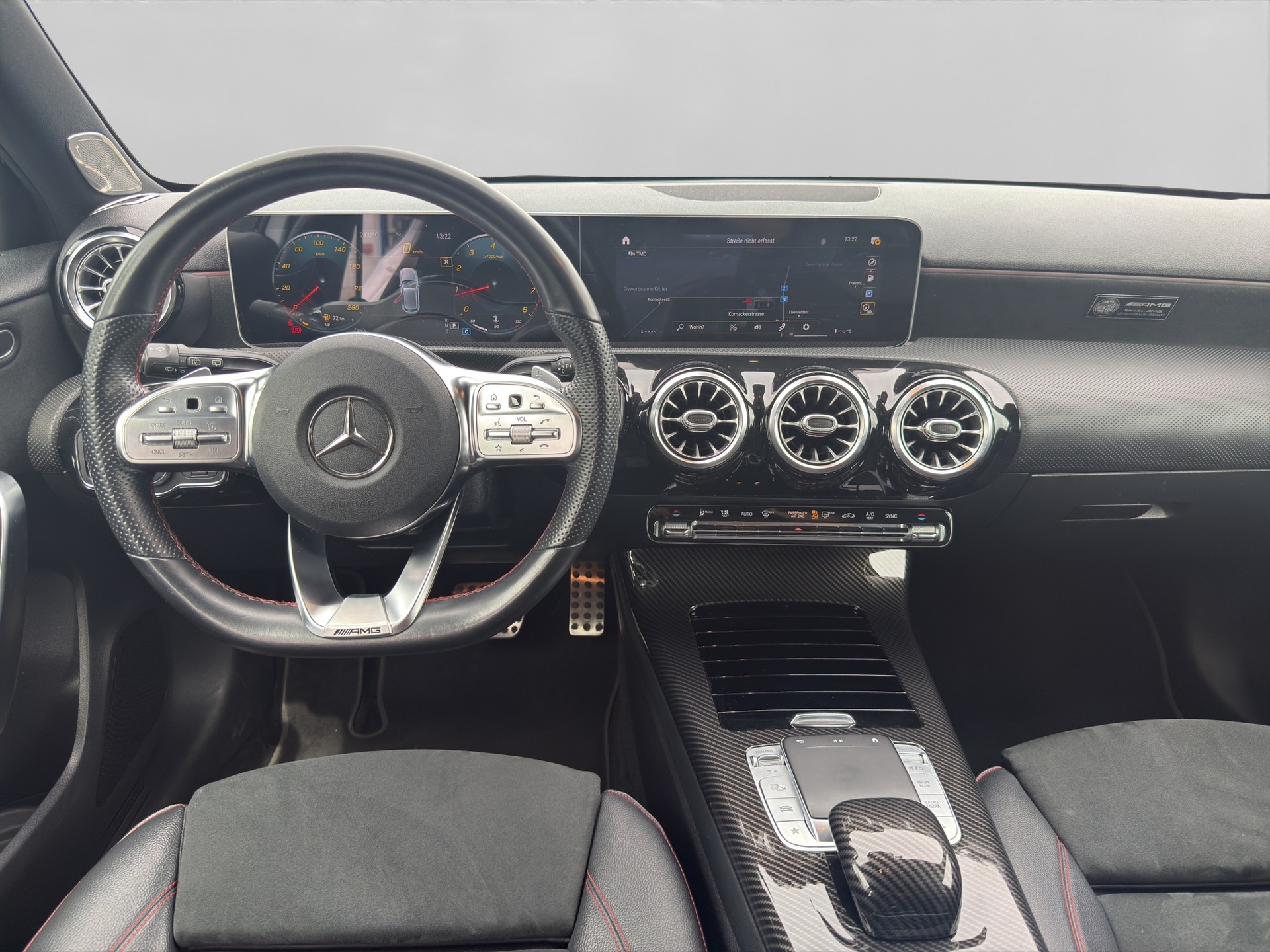 MERCEDES-BENZ A 200 AMG Line 7G-DCT-image-10