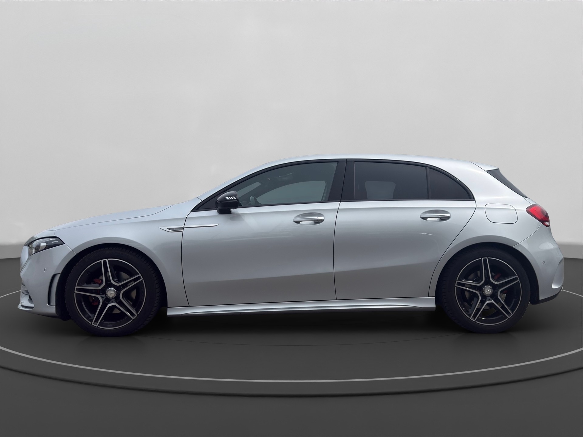 MERCEDES-BENZ A 200 AMG Line 7G-DCT-image-1