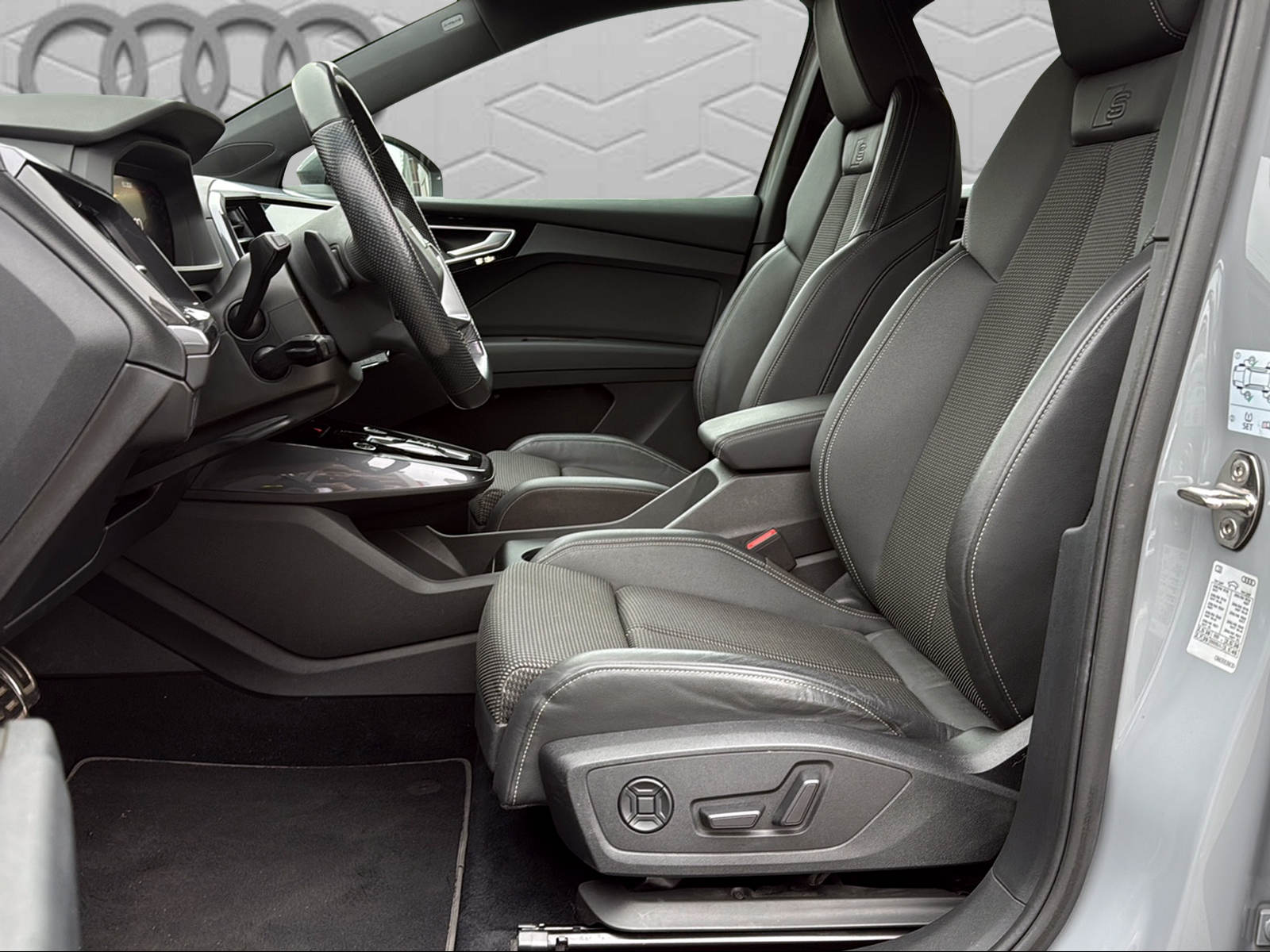 AUDI Q4 e-tron 40-image-10