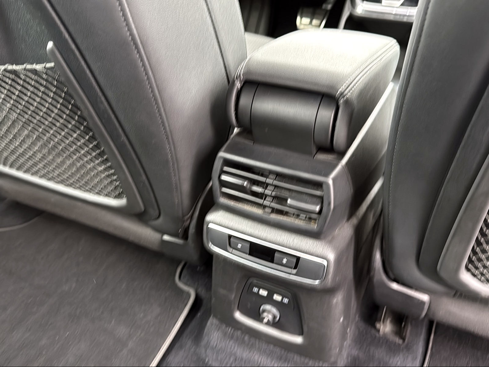 AUDI Q4 e-tron 40-image-16