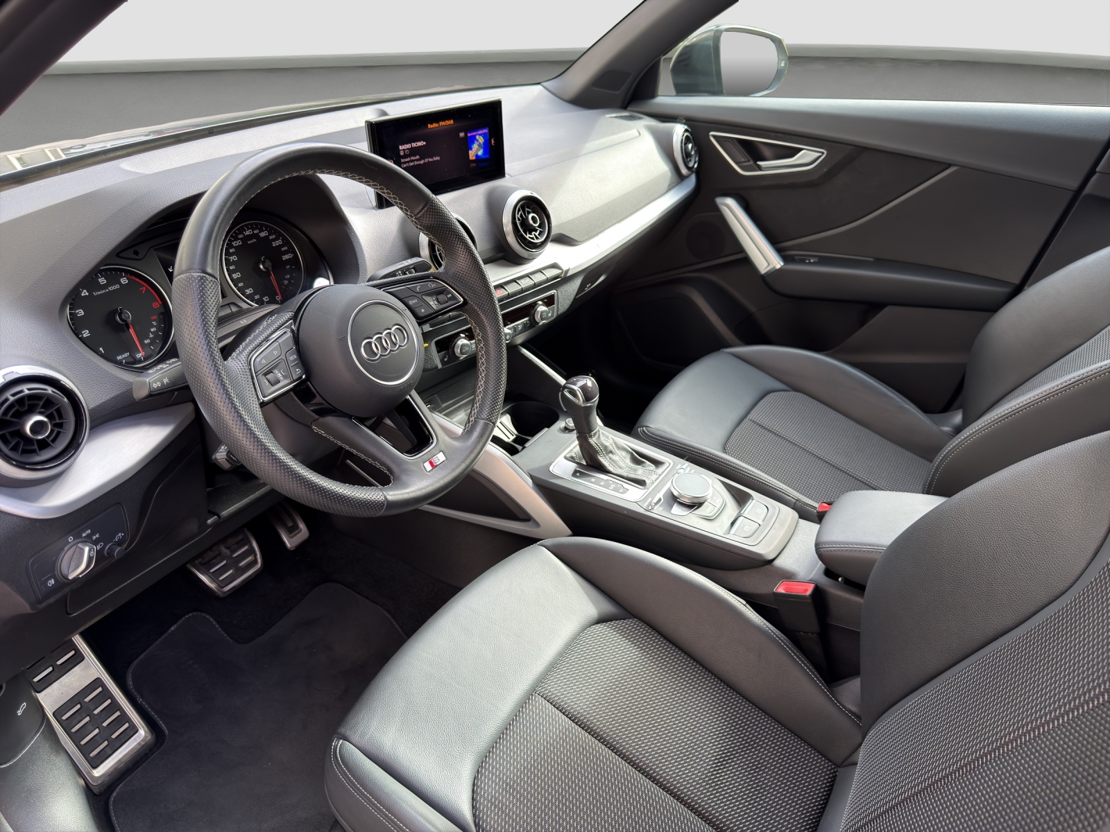 AUDI Q2 35 TFSI S line S-tronic-image-6