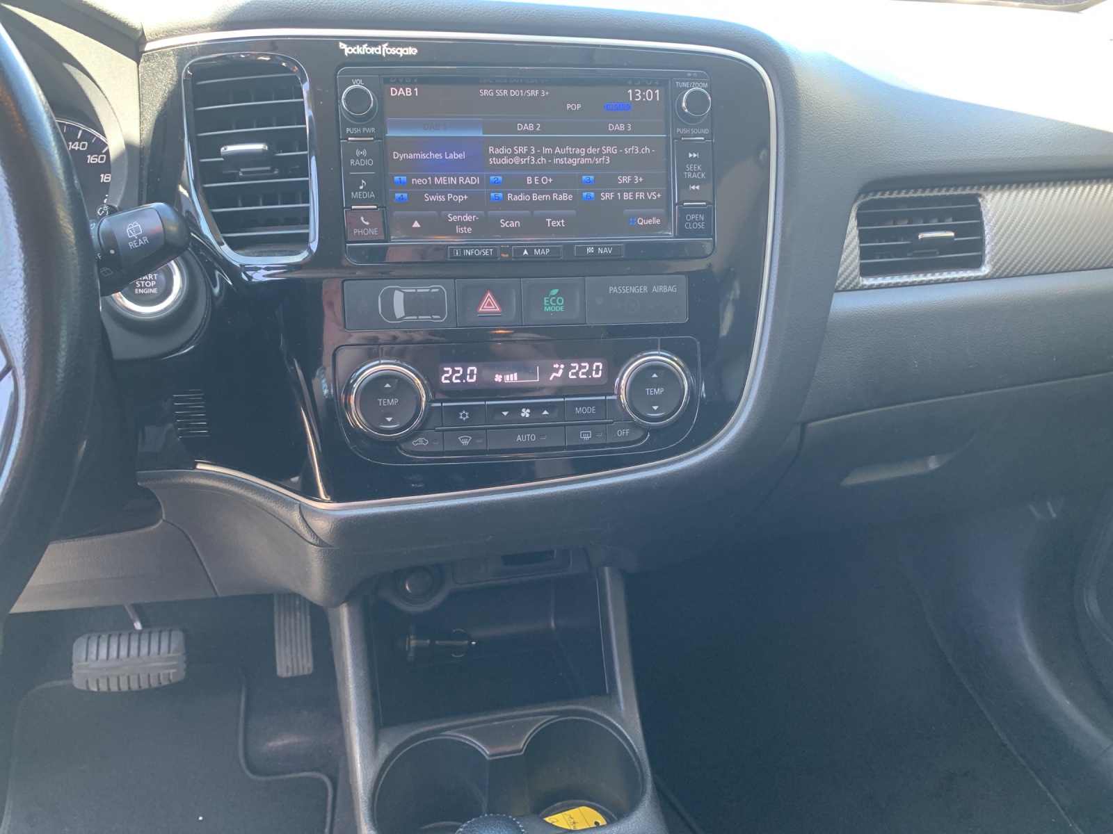 MITSUBISHI Outlander 2.2 DID Style 4WD Automatic-image-9