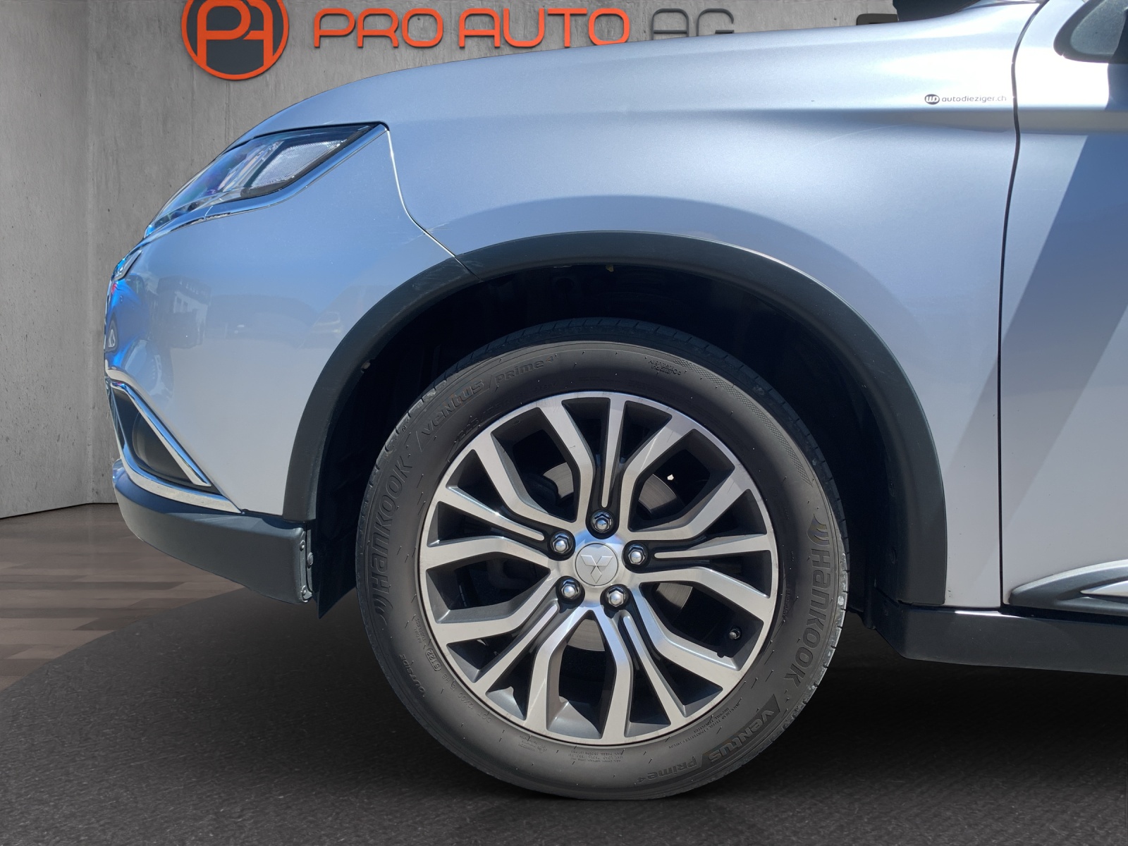 MITSUBISHI Outlander 2.2 DID Style 4WD Automatic-image-17