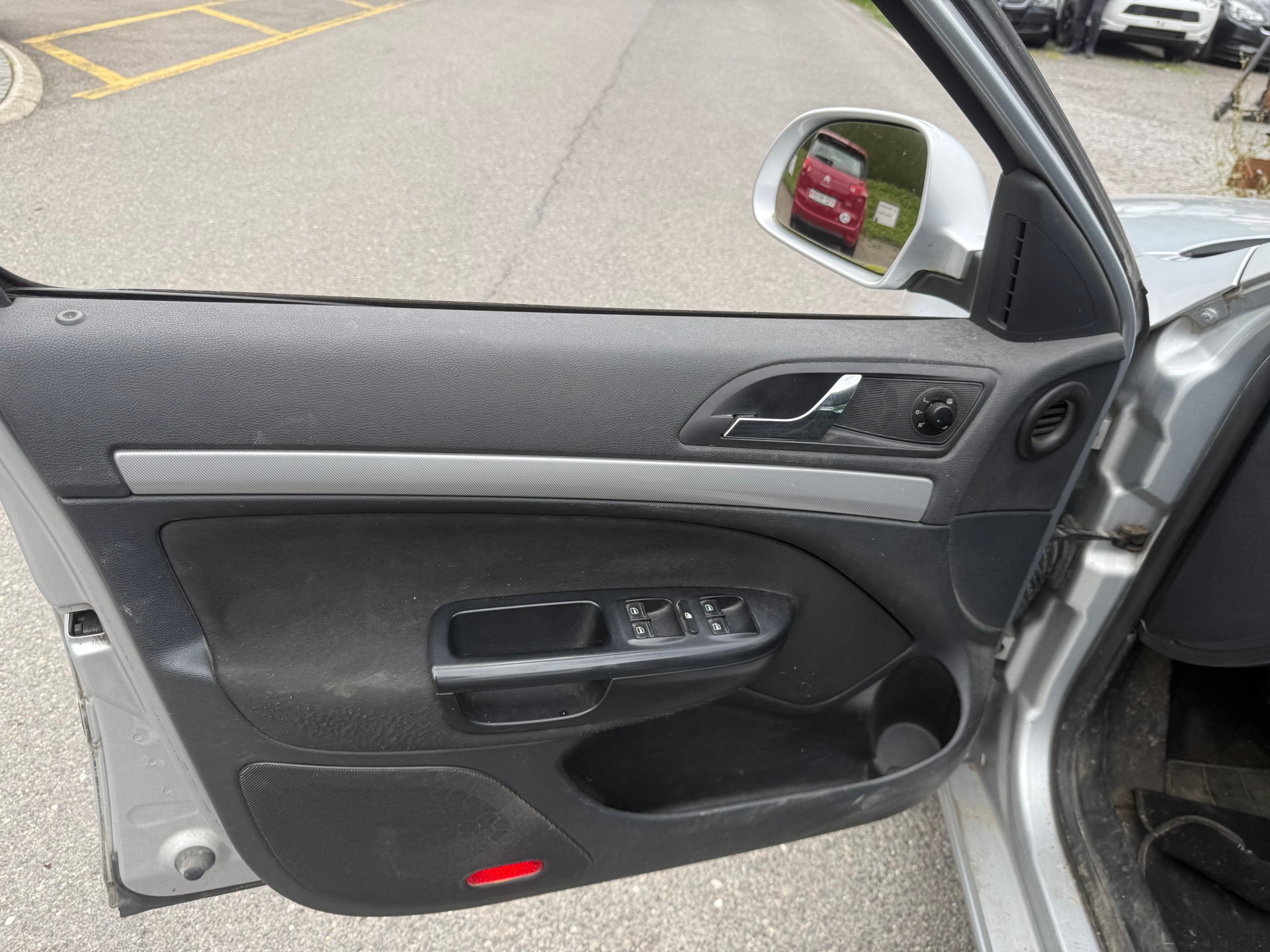 SKODA Octavia Combi 1.9 TDI Swiss Adventure 4x4-image-10